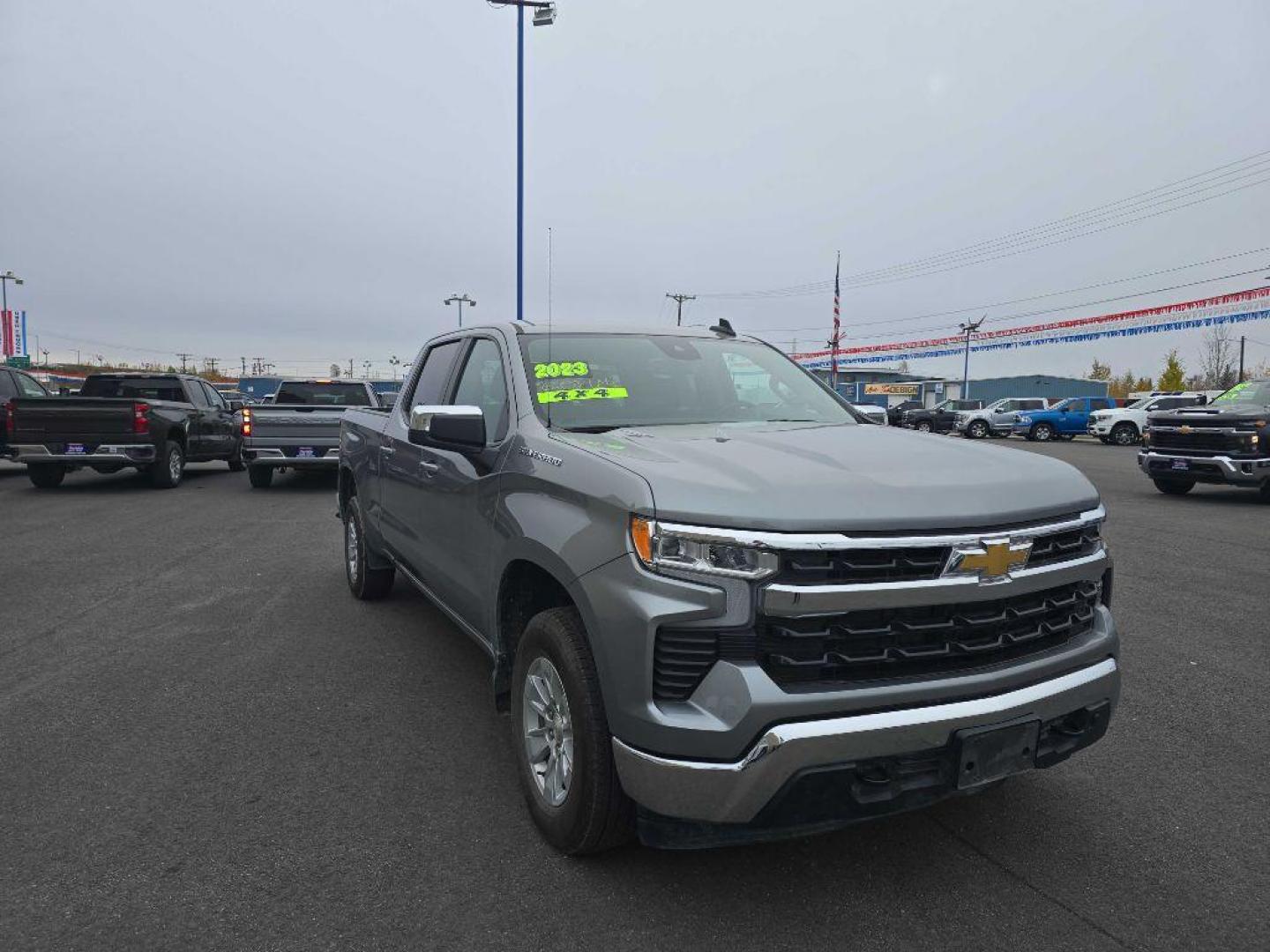 2023 SILVER CHEVROLET SILVERADO 1500 LT (1GCUDDED3PZ) with an 5.3L engine, Automatic transmission, located at 2525 S. Cushman, Fairbanks, AK, 99701, (907) 452-5707, 64.824036, -147.712311 - Photo#1