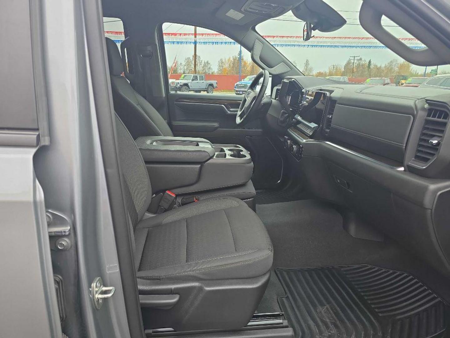 2023 SILVER CHEVROLET SILVERADO 1500 LT (1GCUDDED3PZ) with an 5.3L engine, Automatic transmission, located at 2525 S. Cushman, Fairbanks, AK, 99701, (907) 452-5707, 64.824036, -147.712311 - Photo#2