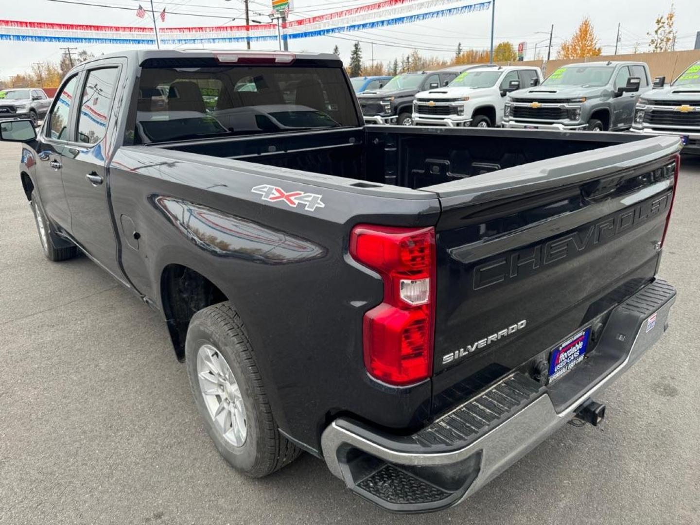 2023 GRAY CHEVROLET SILVERADO 1500 LT (1GCUDDED4PZ) with an 5.3L engine, Automatic transmission, located at 2525 S. Cushman, Fairbanks, AK, 99701, (907) 452-5707, 64.824036, -147.712311 - Photo#3