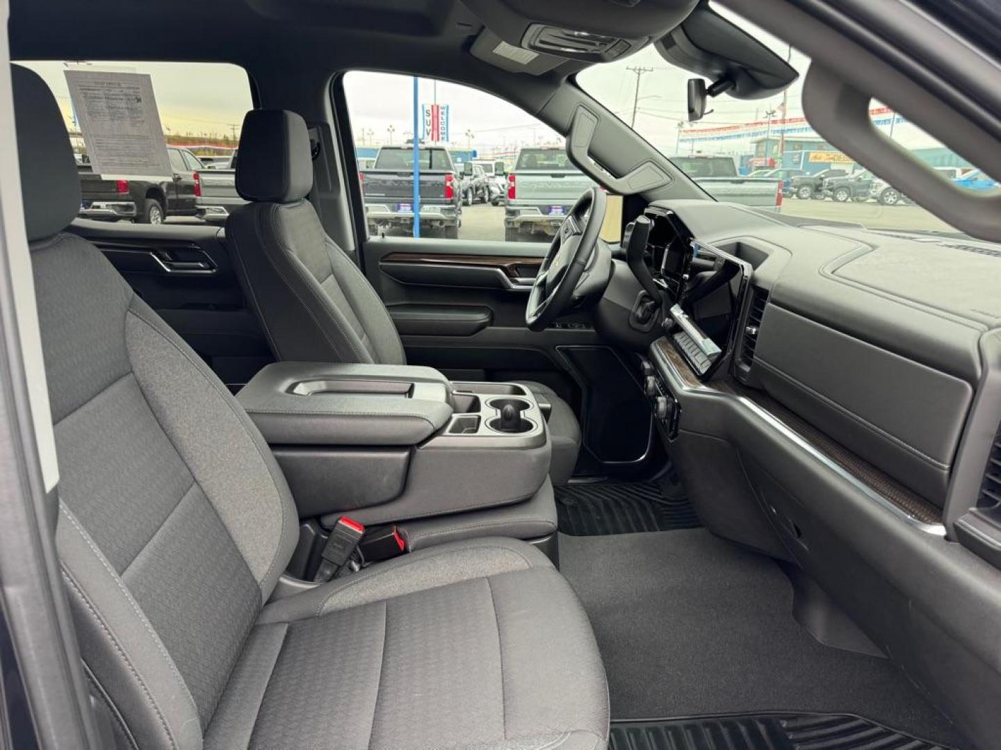 2023 GRAY CHEVROLET SILVERADO 1500 LT (1GCUDDED4PZ) with an 5.3L engine, Automatic transmission, located at 2525 S. Cushman, Fairbanks, AK, 99701, (907) 452-5707, 64.824036, -147.712311 - Photo#4