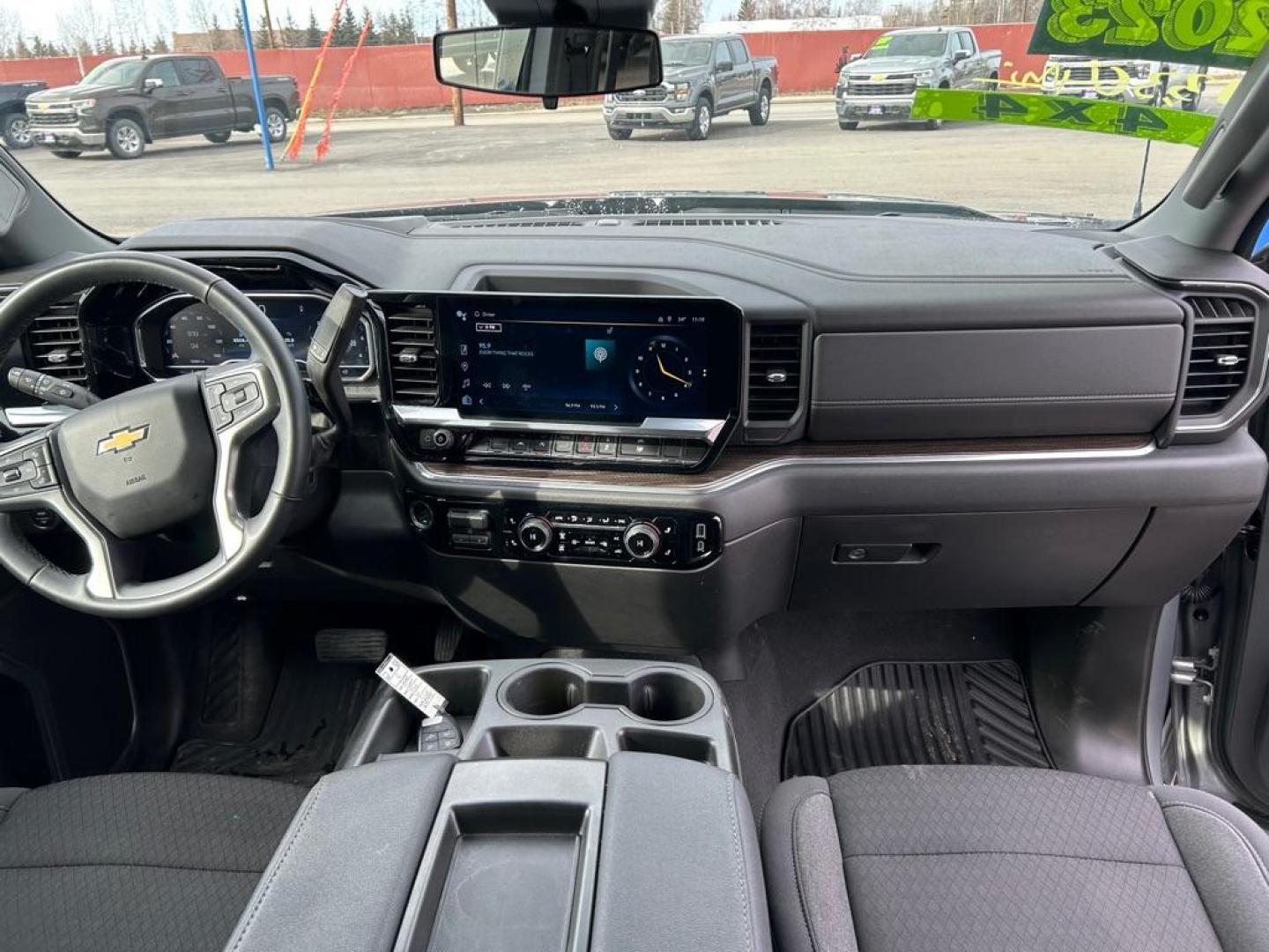2023 SILVER CHEVROLET SILVERADO 1500 LT (1GCUDDED4PZ) with an 5.3L engine, Automatic transmission, located at 2525 S. Cushman, Fairbanks, AK, 99701, (907) 452-5707, 64.824036, -147.712311 - Photo#6
