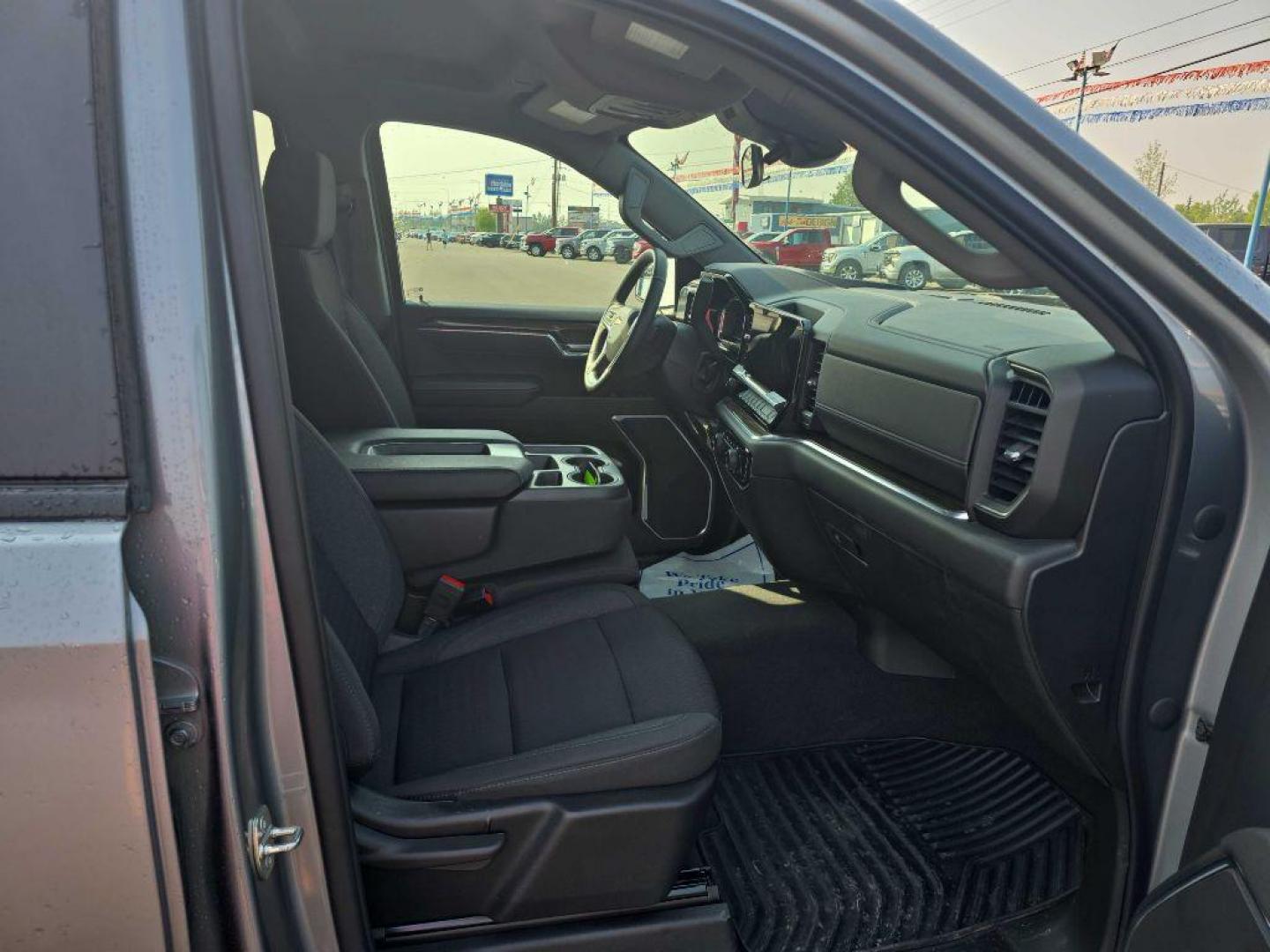 2023 SILVER CHEVROLET SILVERADO 1500 LT (1GCUDDED4PZ) with an 5.3L engine, Automatic transmission, located at 2525 S. Cushman, Fairbanks, AK, 99701, (907) 452-5707, 64.824036, -147.712311 - Photo#3