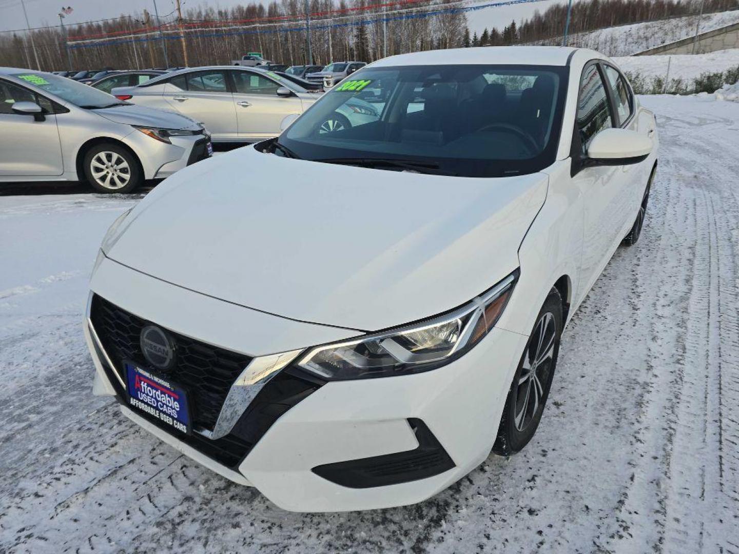 2021 WHITE NISSAN SENTRA SV SV (3N1AB8CV4MY) with an 2.0L engine, Continuously Variable transmission, located at 2525 S. Cushman, Fairbanks, AK, 99701, (907) 452-5707, 64.824036, -147.712311 - Photo#2