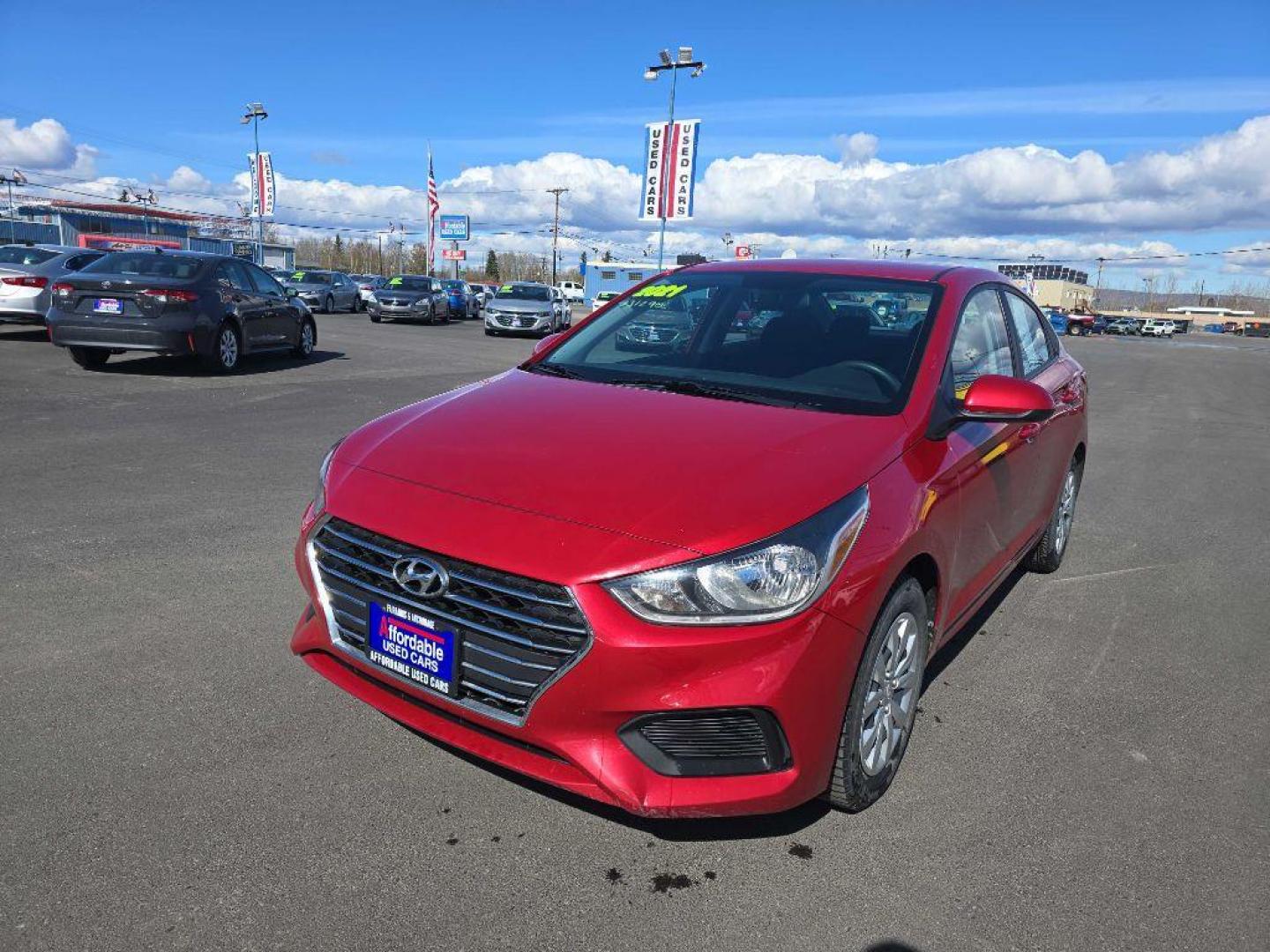 2021 RED HYUNDAI ACCENT SE (3KPC24A68ME) with an 1.6L engine, Automatic transmission, located at 2525 S. Cushman, Fairbanks, AK, 99701, (907) 452-5707, 64.824036, -147.712311 - Photo#2