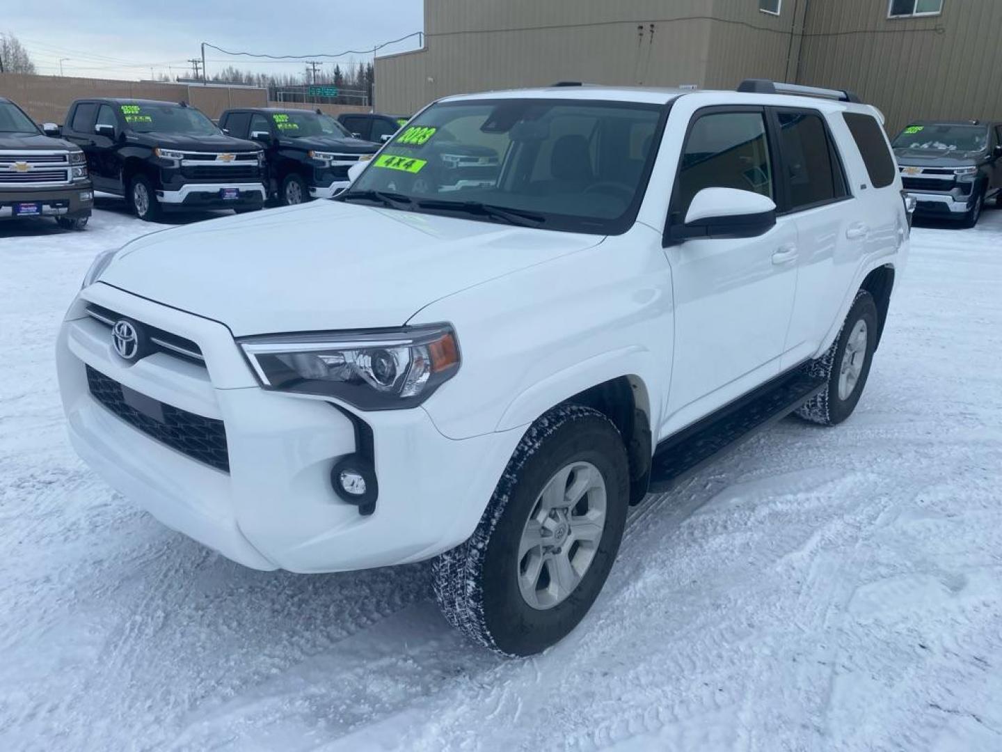 2023 WHITE TOYOTA 4RUNNER SR5 SE (JTEMU5JR5P6) with an 4.0L engine, Automatic transmission, located at 2525 S. Cushman, Fairbanks, AK, 99701, (907) 452-5707, 64.824036, -147.712311 - Photo#0