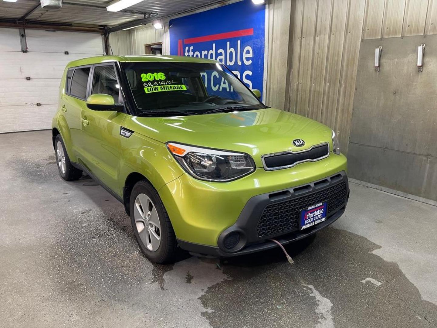 2016 GREEN KIA SOUL (KNDJN2A23G7) with an 1.6L engine, Automatic transmission, located at 2525 S. Cushman, Fairbanks, AK, 99701, (907) 452-5707, 64.824036, -147.712311 - Photo#0