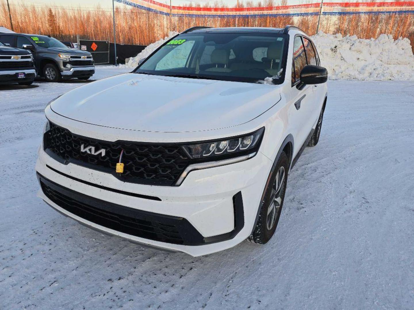 2023 WHITE KIA SORENTO S (5XYRL4LC4PG) with an 2.5L engine, Automatic transmission, located at 2525 S. Cushman, Fairbanks, AK, 99701, (907) 452-5707, 64.824036, -147.712311 - Photo#4