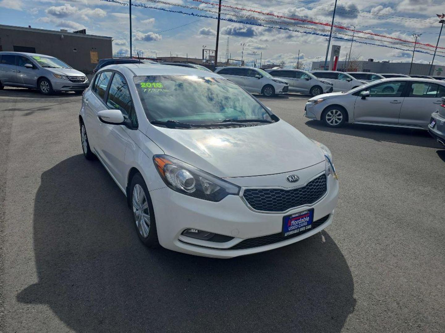2016 WHITE KIA FORTE LX (KNAFK5A86G5) with an 2.0L engine, Automatic transmission, located at 2525 S. Cushman, Fairbanks, AK, 99701, (907) 452-5707, 64.824036, -147.712311 - Photo#3