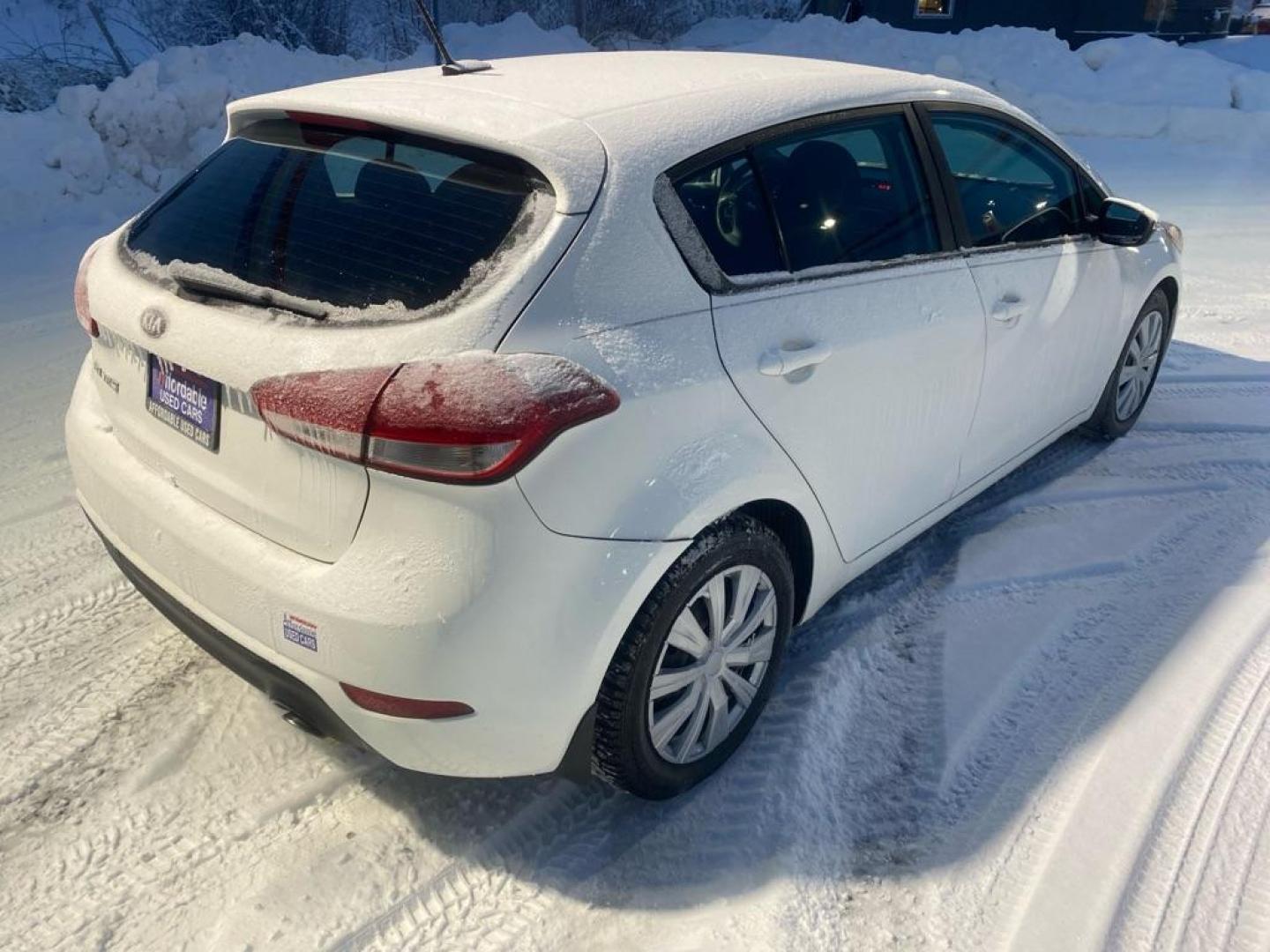 2016 WHITE KIA FORTE LX (KNAFK5A86G5) with an 2.0L engine, Automatic transmission, located at 2525 S. Cushman, Fairbanks, AK, 99701, (907) 452-5707, 64.824036, -147.712311 - Photo#2