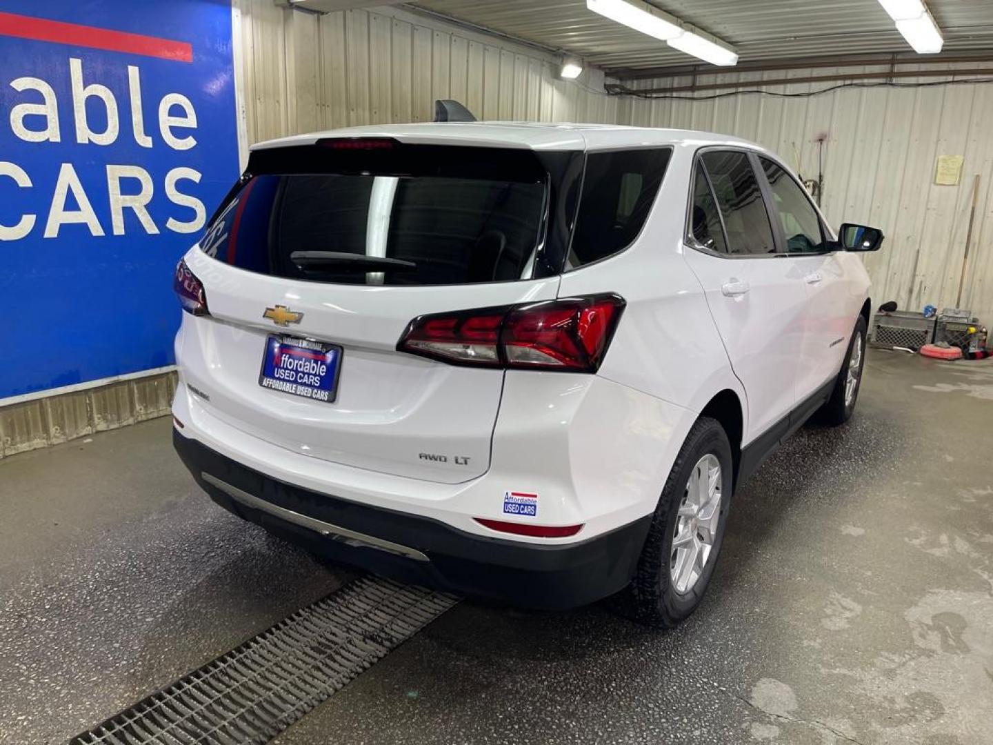 2022 WHITE CHEVROLET EQUINOX LT (3GNAXUEV6NL) with an 1.5L engine, Automatic transmission, located at 2525 S. Cushman, Fairbanks, AK, 99701, (907) 452-5707, 64.824036, -147.712311 - Photo#2