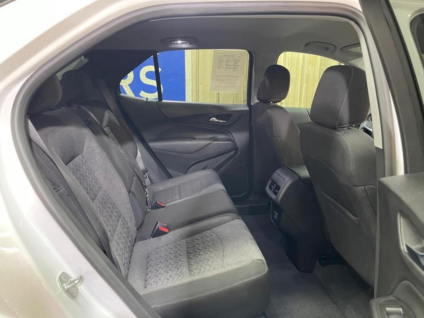 2022 WHITE CHEVROLET EQUINOX LT (3GNAXUEV6NL) with an 1.5L engine, Automatic transmission, located at 2525 S. Cushman, Fairbanks, AK, 99701, (907) 452-5707, 64.824036, -147.712311 - Photo#4