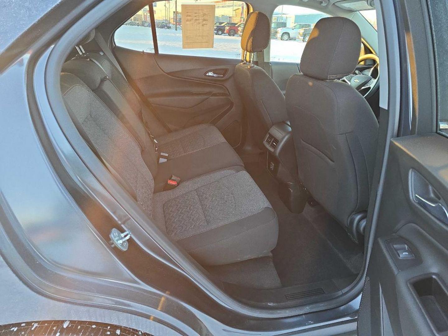 2022 GRAY CHEVROLET EQUINOX LT (2GNAXUEV1N6) with an 1.5L engine, Automatic transmission, located at 2525 S. Cushman, Fairbanks, AK, 99701, (907) 452-5707, 64.824036, -147.712311 - Photo#4