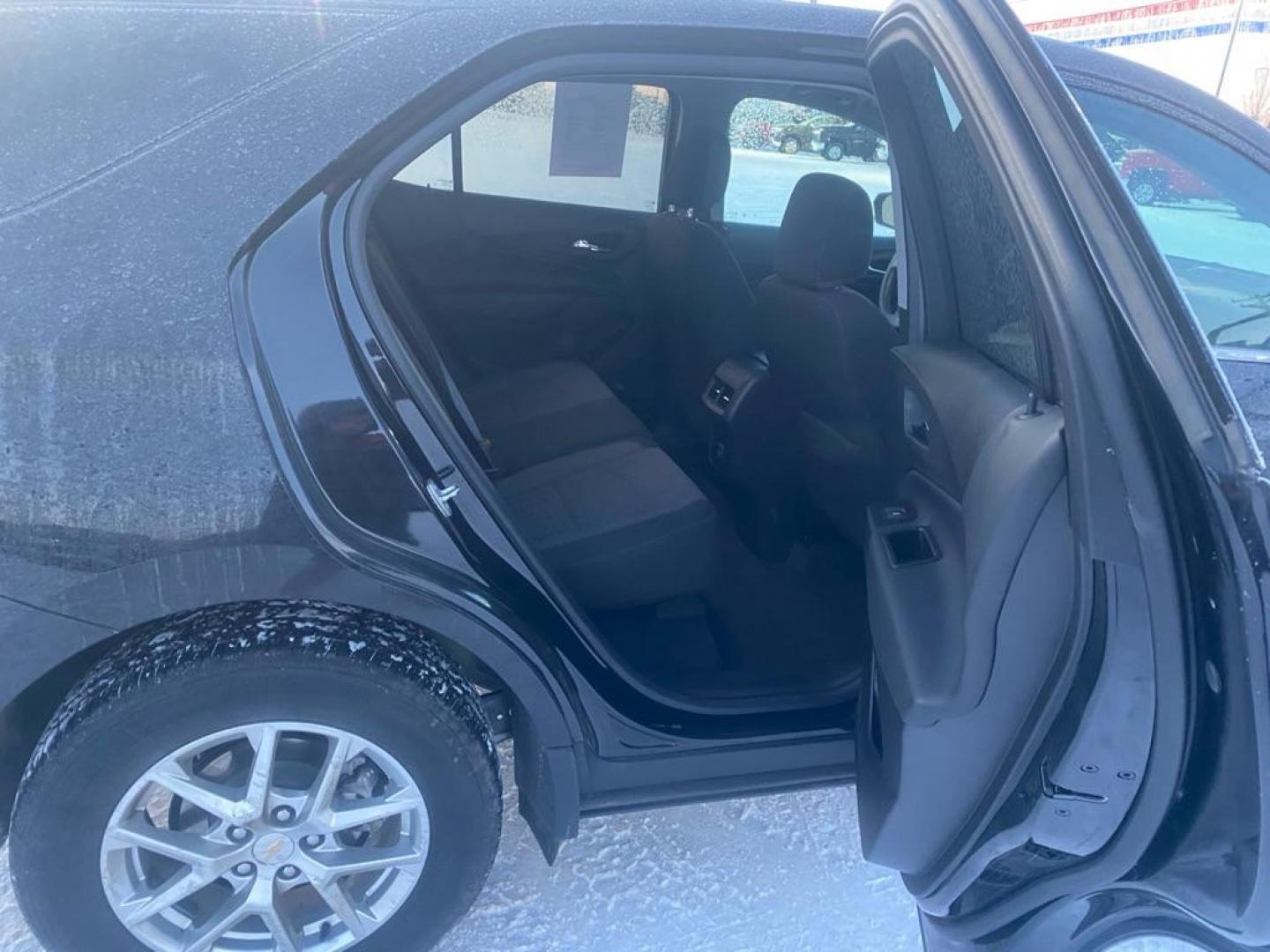 2022 BLACK CHEVROLET EQUINOX LT (3GNAXUEV3NL) with an 1.5L engine, Automatic transmission, located at 2525 S. Cushman, Fairbanks, AK, 99701, (907) 452-5707, 64.824036, -147.712311 - Photo#5