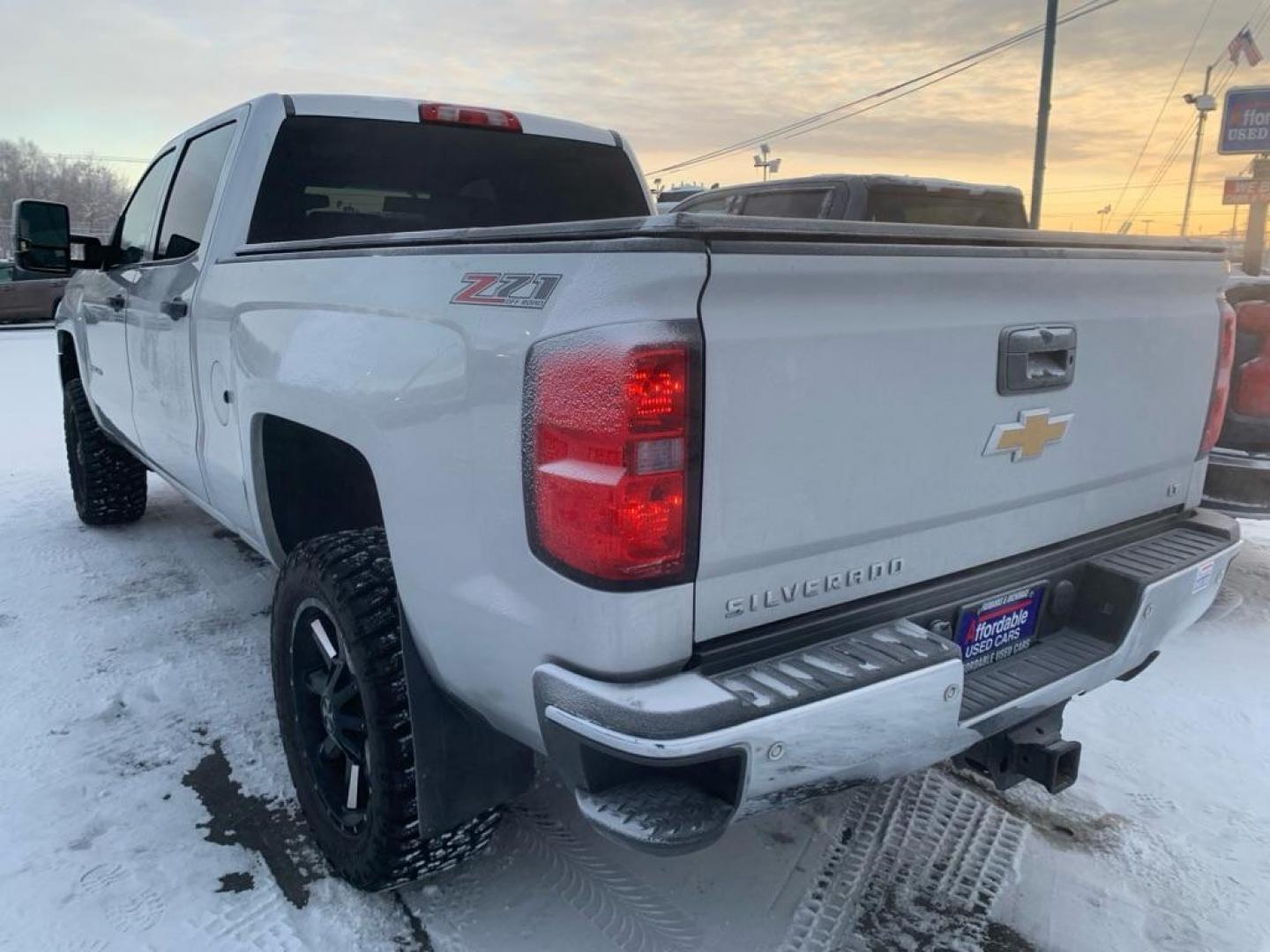 2015 SILVER CHEVROLET SILVERADO 2500 HEAVY DUTY LT (1GC1KVEG9FF) with an 6.0L engine, Automatic transmission, located at 2525 S. Cushman, Fairbanks, AK, 99701, (907) 452-5707, 64.824036, -147.712311 - Photo#2