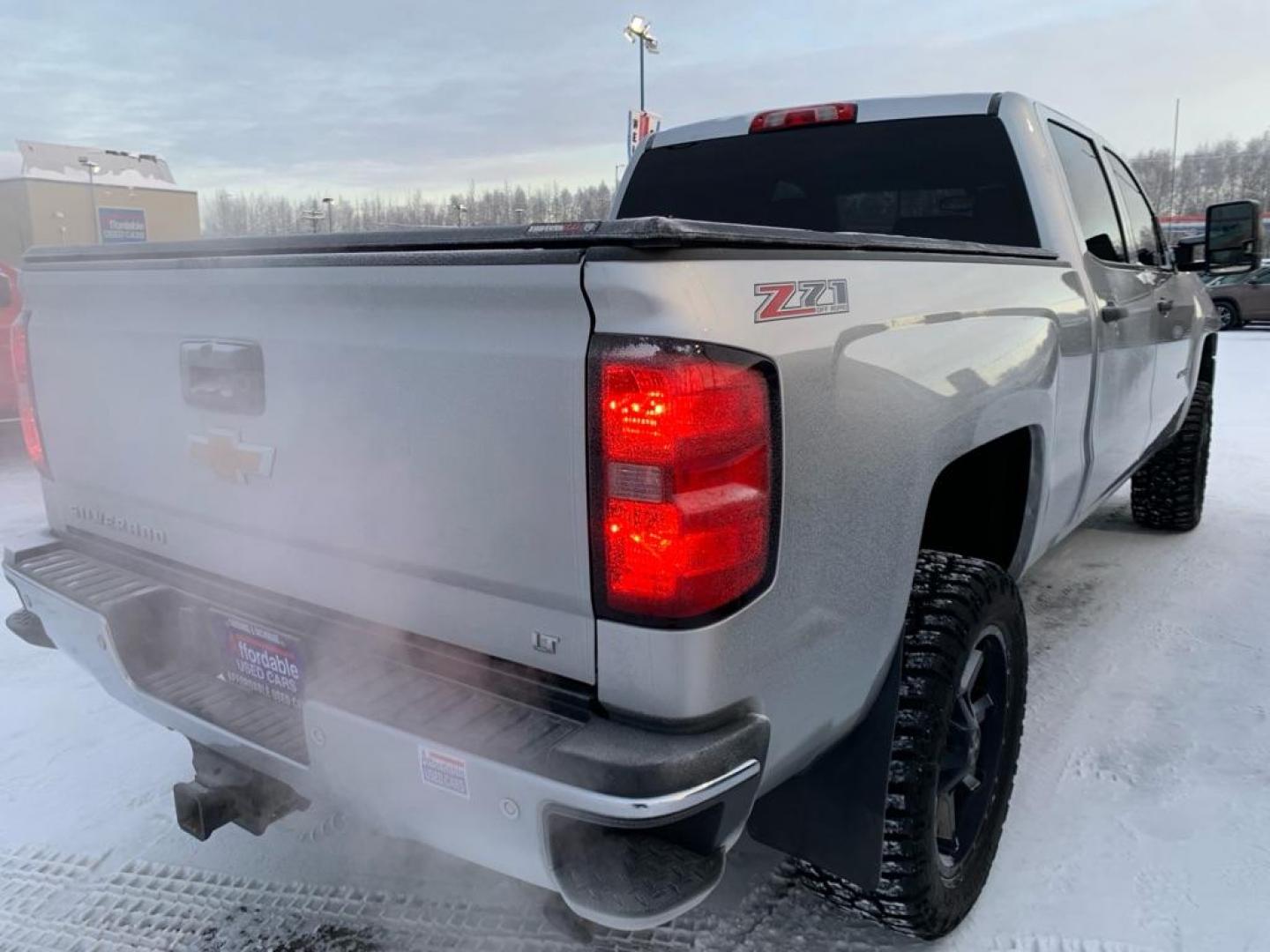 2015 SILVER CHEVROLET SILVERADO 2500 HEAVY DUTY LT (1GC1KVEG9FF) with an 6.0L engine, Automatic transmission, located at 2525 S. Cushman, Fairbanks, AK, 99701, (907) 452-5707, 64.824036, -147.712311 - Photo#3