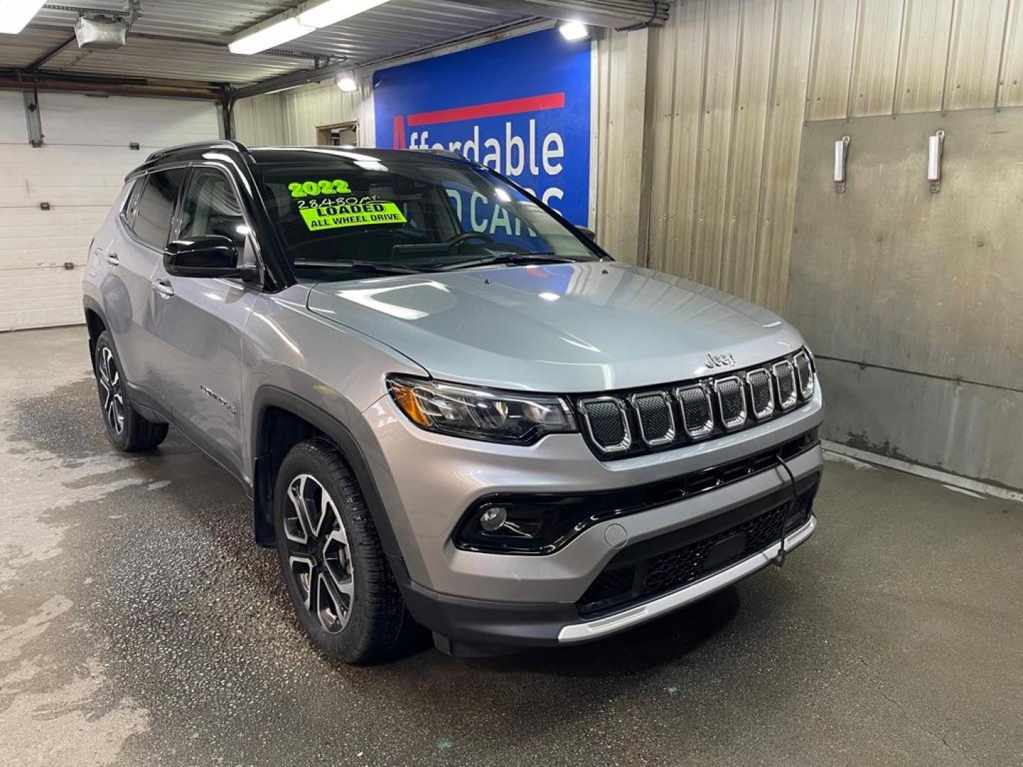 2022 SILVER JEEP COMPASS LIMITED (3C4NJDCBXNT) with an 2.4L engine, Automatic transmission, located at 2525 S. Cushman, Fairbanks, AK, 99701, (907) 452-5707, 64.824036, -147.712311 - Photo#0