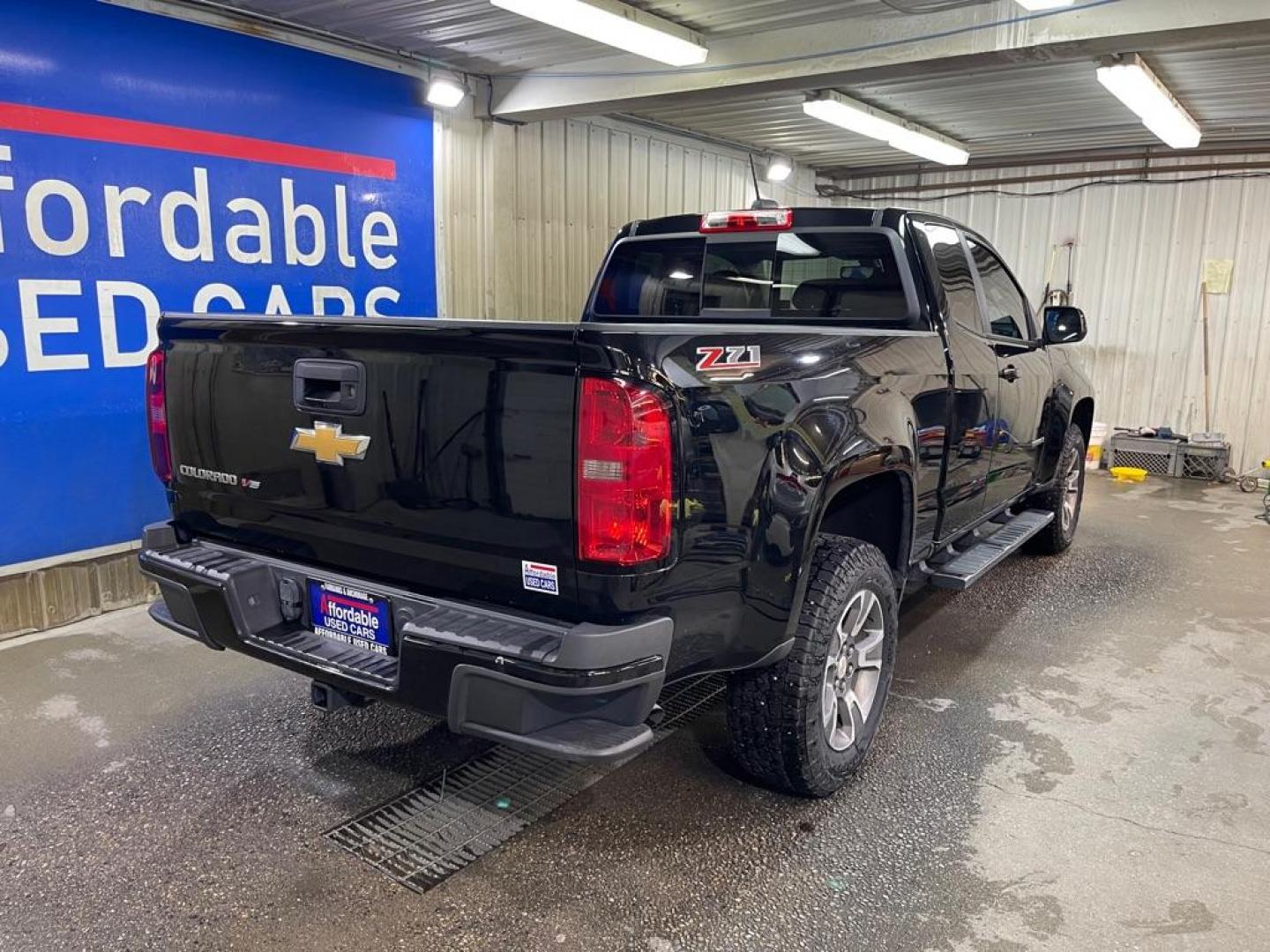 2018 BLACK CHEVROLET COLORADO Z71 (1GCHSDEN2J1) with an 3.6L engine, Automatic transmission, located at 2525 S. Cushman, Fairbanks, AK, 99701, (907) 452-5707, 64.824036, -147.712311 - Photo#2