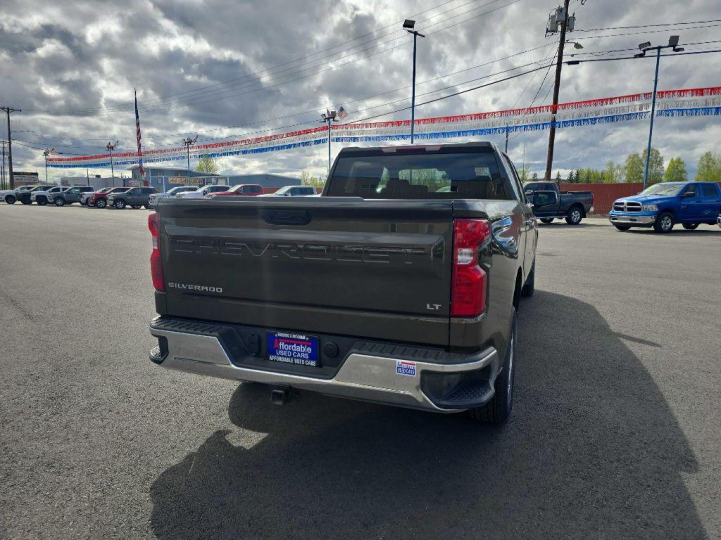 2023 BRONZE CHEVROLET SILVERADO 1500 LT (1GCUDDED6PZ) with an 5.3L engine, Automatic transmission, located at 2525 S. Cushman, Fairbanks, AK, 99701, (907) 452-5707, 64.824036, -147.712311 - Photo#2