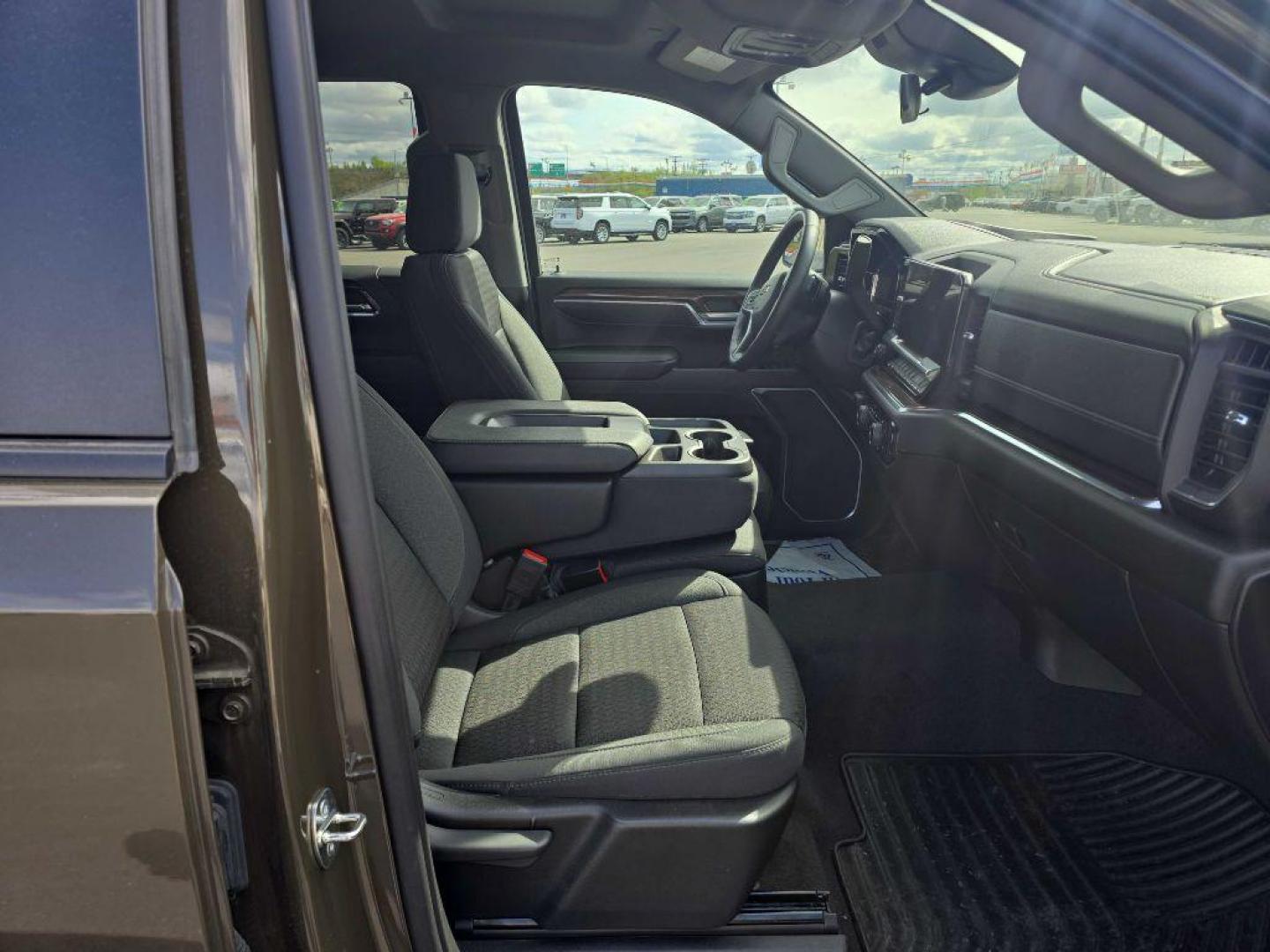 2023 BRONZE CHEVROLET SILVERADO 1500 LT (1GCUDDED6PZ) with an 5.3L engine, Automatic transmission, located at 2525 S. Cushman, Fairbanks, AK, 99701, (907) 452-5707, 64.824036, -147.712311 - Photo#3
