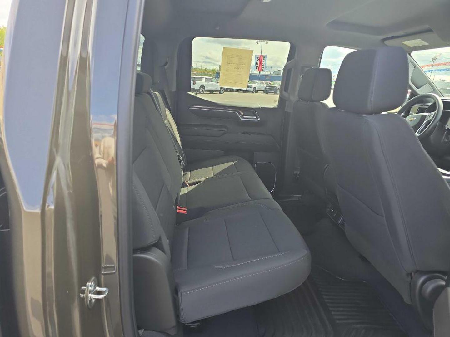 2023 BRONZE CHEVROLET SILVERADO 1500 LT (1GCUDDED6PZ) with an 5.3L engine, Automatic transmission, located at 2525 S. Cushman, Fairbanks, AK, 99701, (907) 452-5707, 64.824036, -147.712311 - Photo#4