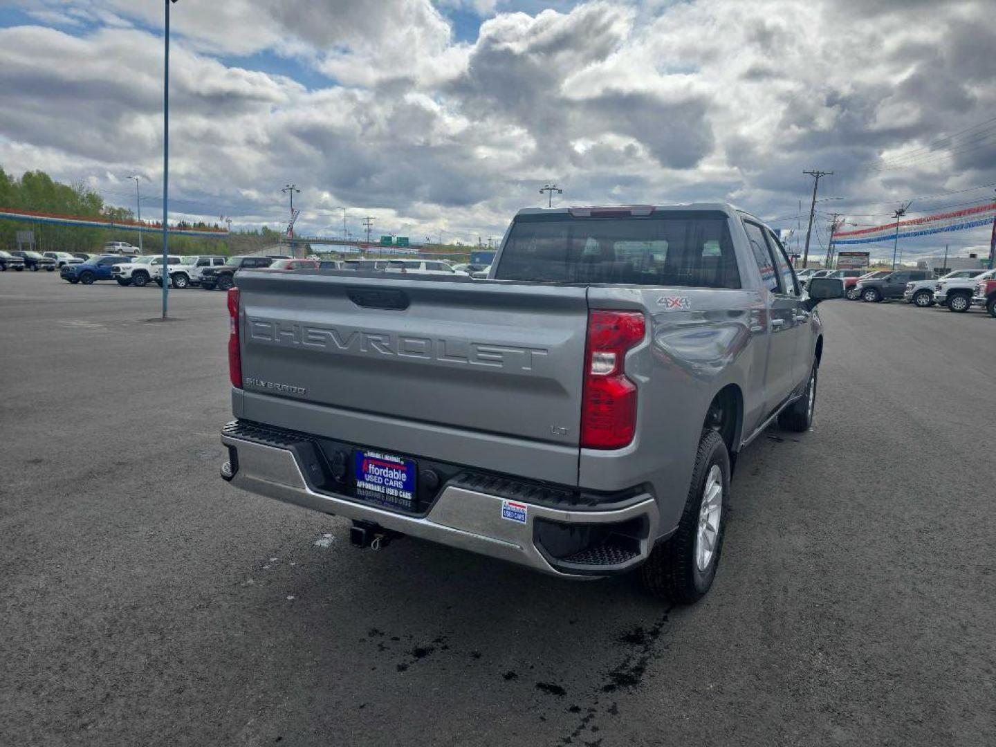 2023 GRAY CHEVROLET SILVERADO 1500 LT (1GCUDDED0PZ) with an 5.3L engine, Automatic transmission, located at 2525 S. Cushman, Fairbanks, AK, 99701, (907) 452-5707, 64.824036, -147.712311 - Photo#2