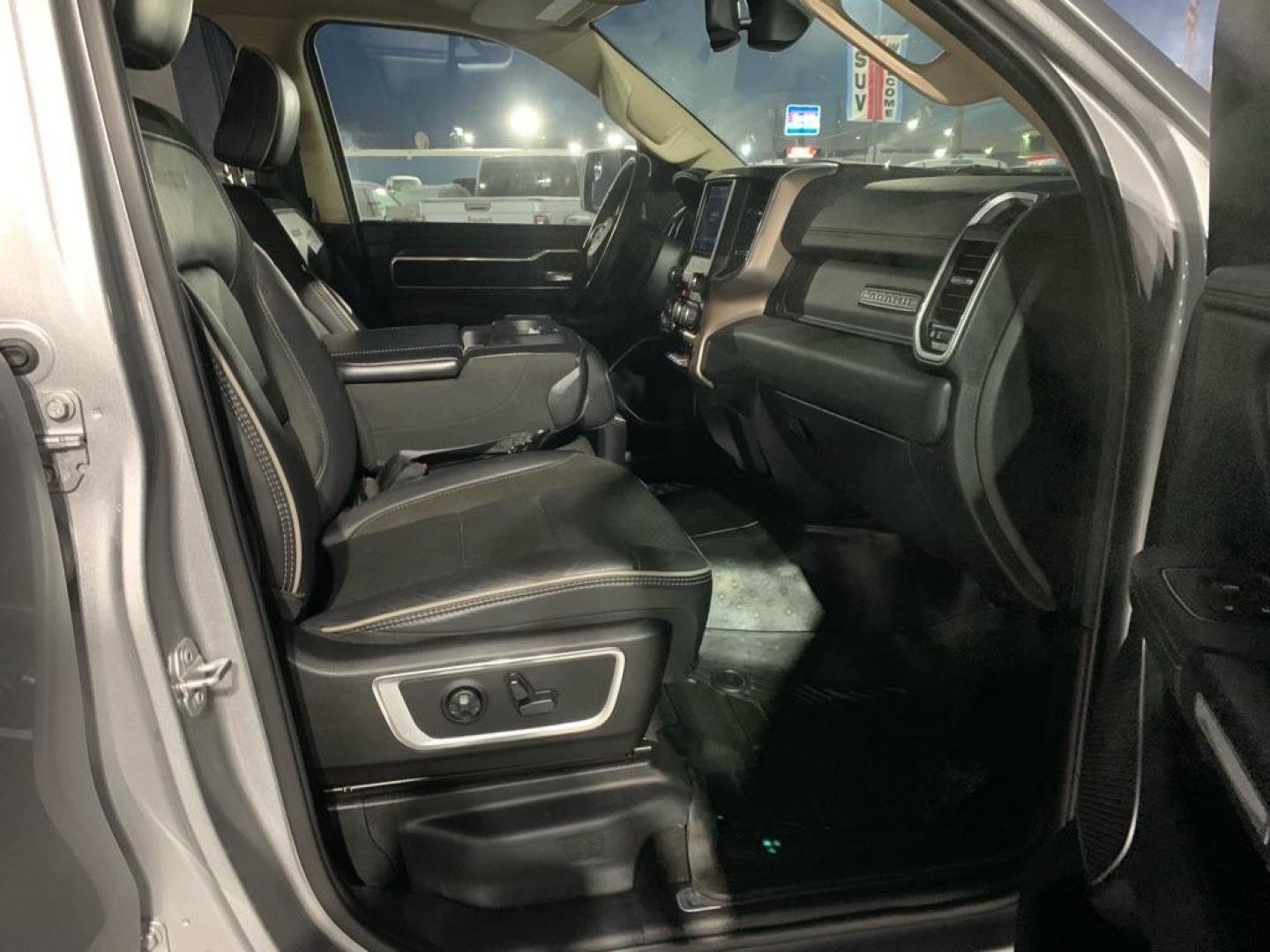 2019 SILVER RAM 1500 LARAMIE (1C6SRFJT5KN) with an 5.7L engine, Automatic transmission, located at 2525 S. Cushman, Fairbanks, AK, 99701, (907) 452-5707, 64.824036, -147.712311 - Photo#4