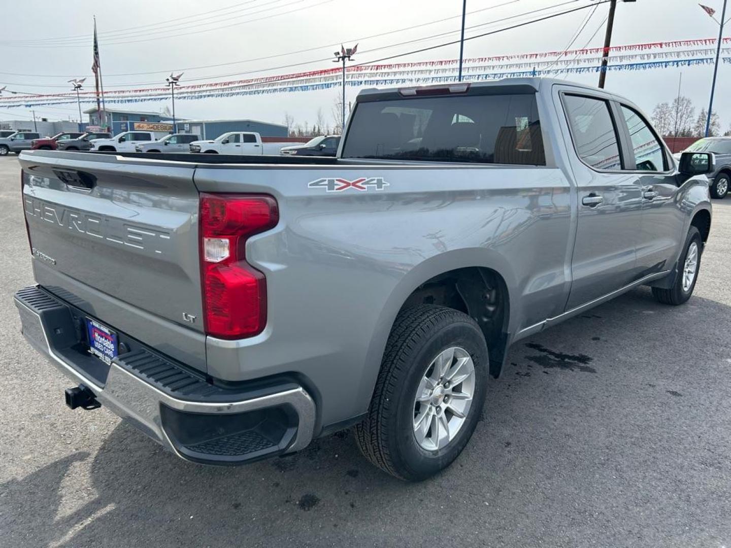 2023 SILVER CHEVROLET SILVERADO 1500 LT (1GCUDDED5PZ) with an 5.3L engine, Automatic transmission, located at 2525 S. Cushman, Fairbanks, AK, 99701, (907) 452-5707, 64.824036, -147.712311 - Photo#2