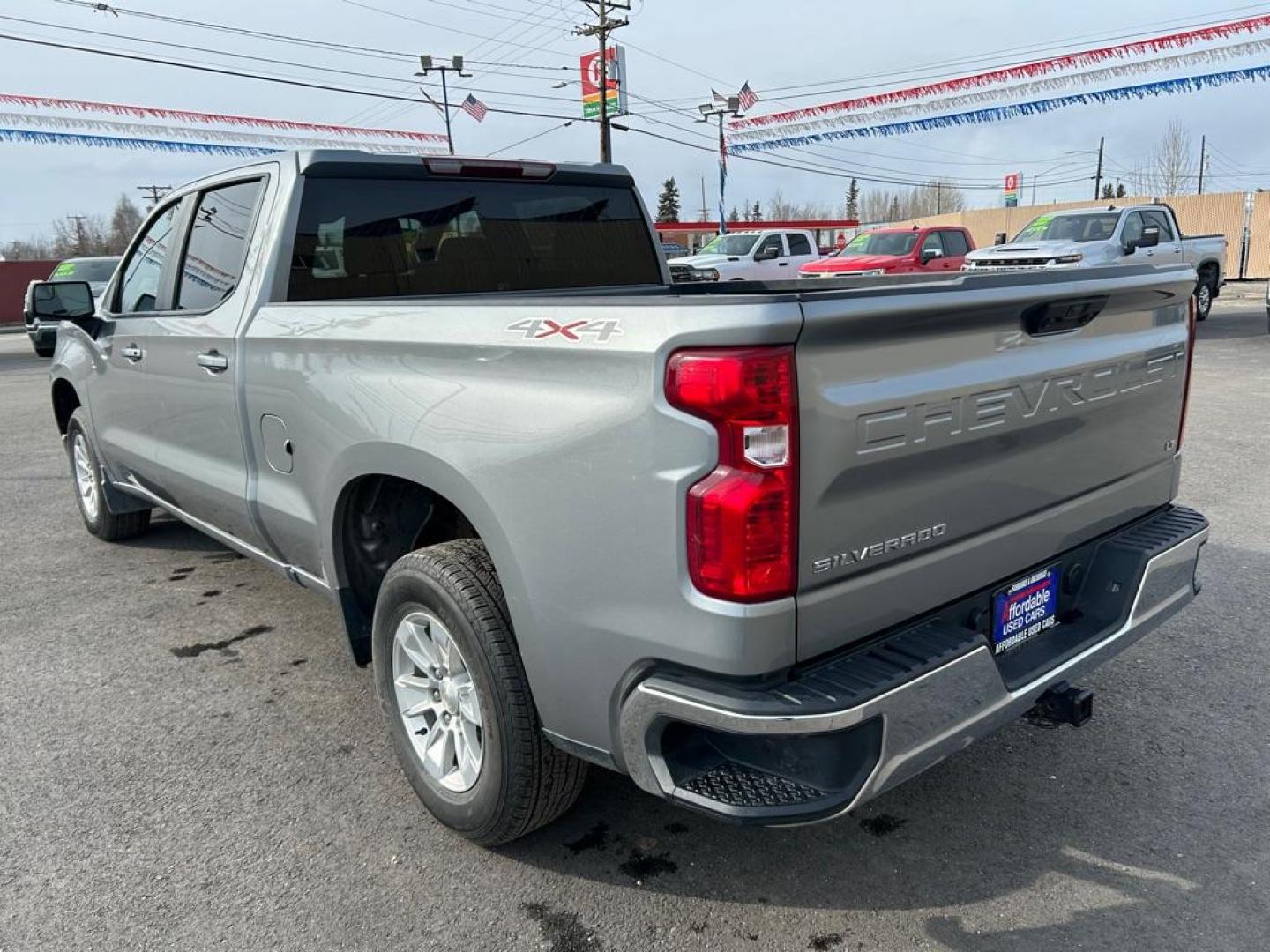 2023 SILVER CHEVROLET SILVERADO 1500 LT (1GCUDDED5PZ) with an 5.3L engine, Automatic transmission, located at 2525 S. Cushman, Fairbanks, AK, 99701, (907) 452-5707, 64.824036, -147.712311 - Photo#3