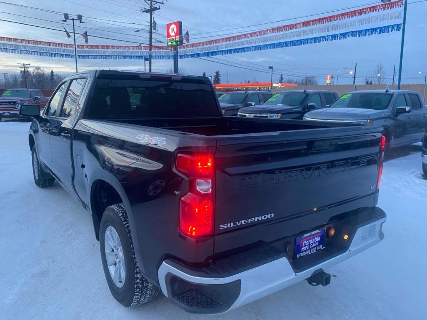 2023 GRAY CHEVROLET SILVERADO 1500 LT (1GCUDDED5PZ) with an 5.3L engine, Automatic transmission, located at 2525 S. Cushman, Fairbanks, AK, 99701, (907) 452-5707, 64.824036, -147.712311 - Photo#3