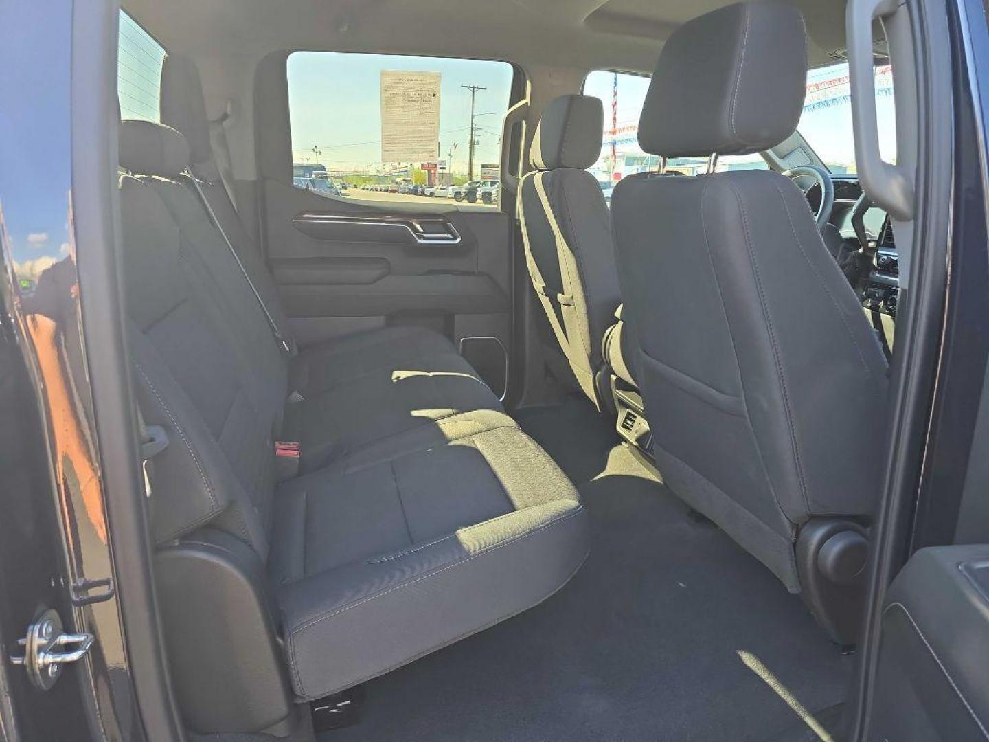 2023 GRAY CHEVROLET SILVERADO 1500 LT (1GCUDDED5PZ) with an 5.3L engine, Automatic transmission, located at 2525 S. Cushman, Fairbanks, AK, 99701, (907) 452-5707, 64.824036, -147.712311 - Photo#4