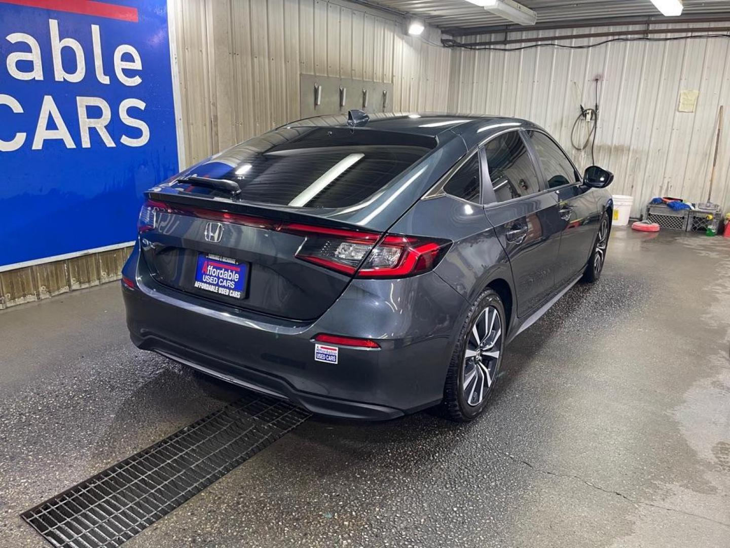 2022 GRAY HONDA CIVIC EXL (19XFL1H79NE) with an 1.5L engine, Continuously Variable transmission, located at 2525 S. Cushman, Fairbanks, AK, 99701, (907) 452-5707, 64.824036, -147.712311 - Photo#2