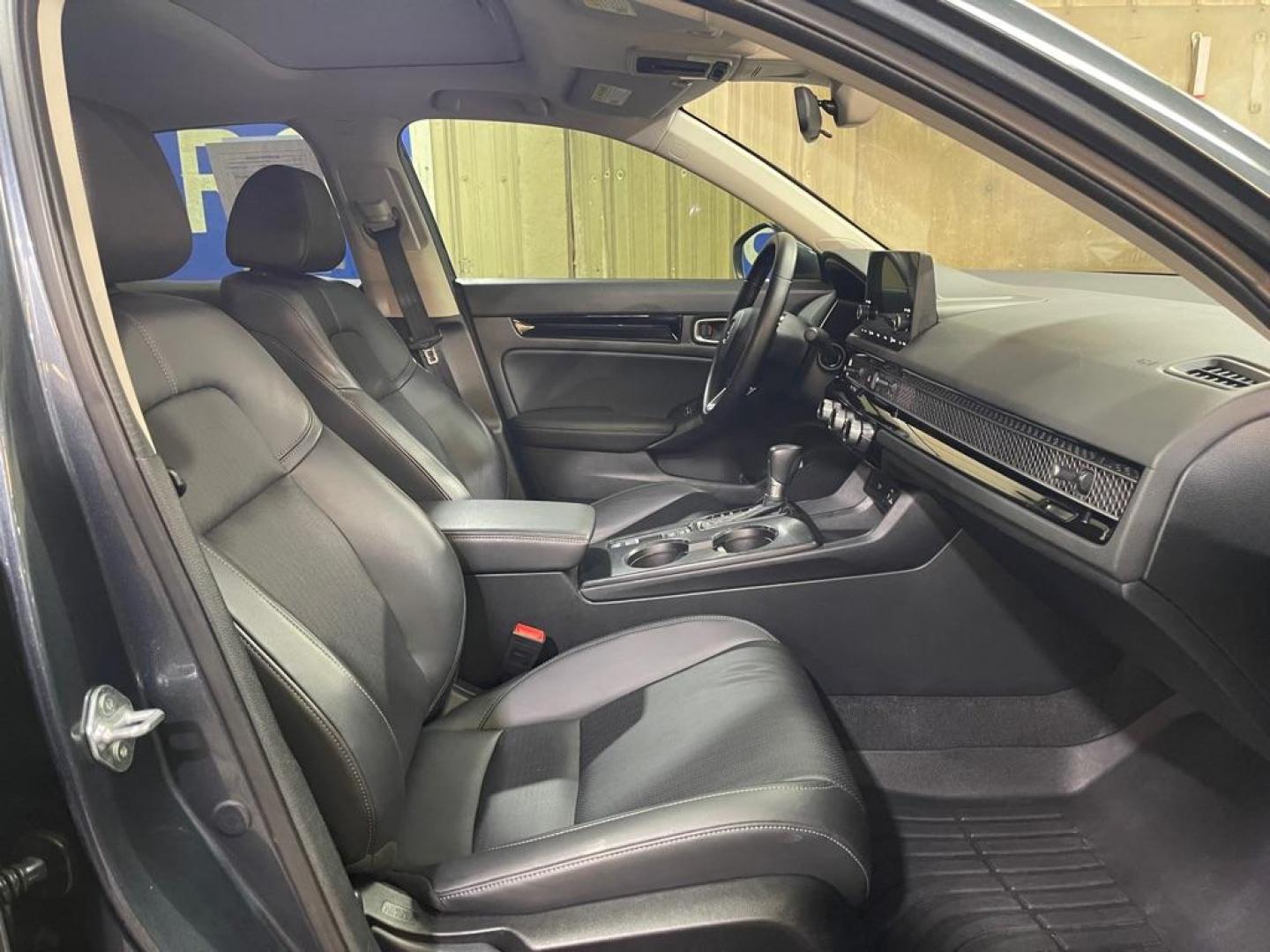 2022 GRAY HONDA CIVIC EXL (19XFL1H79NE) with an 1.5L engine, Continuously Variable transmission, located at 2525 S. Cushman, Fairbanks, AK, 99701, (907) 452-5707, 64.824036, -147.712311 - Photo#3