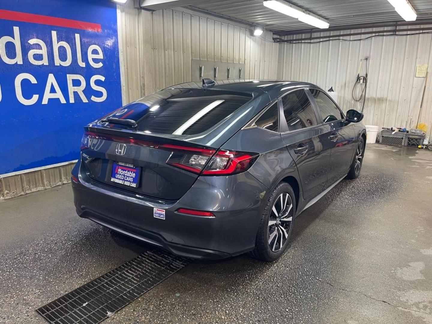 2022 GRAY HONDA CIVIC EXL (19XFL1H79NE) with an 1.5L engine, Continuously Variable transmission, located at 2525 S. Cushman, Fairbanks, AK, 99701, (907) 452-5707, 64.824036, -147.712311 - Photo#2