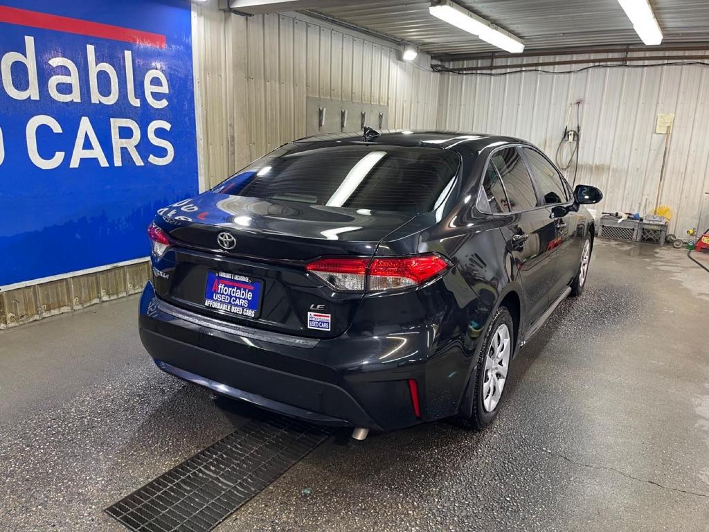 2022 BLACK TOYOTA COROLLA LE LE (JTDEPMAE1NJ) with an 1.8L engine, Continuously Variable transmission, located at 2525 S. Cushman, Fairbanks, AK, 99701, (907) 452-5707, 64.824036, -147.712311 - Photo#2