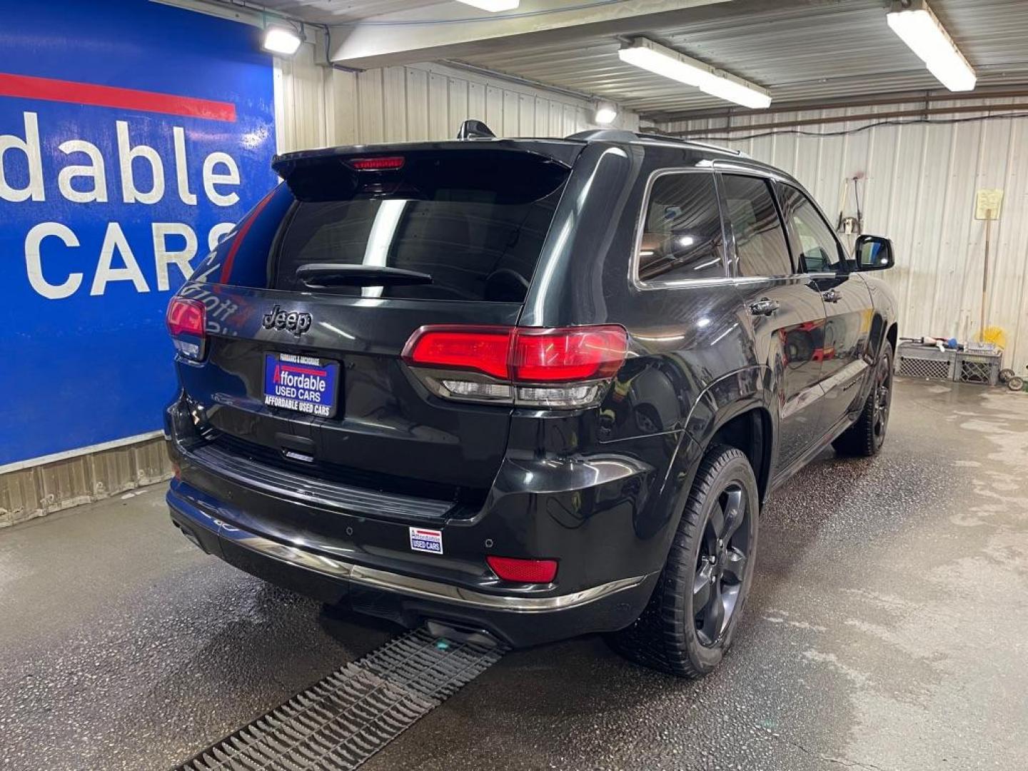 2016 BLACK JEEP GRAND CHEROKEE HIGH ALTITUDE (1C4RJFCGXGC) with an 3.6L engine, Automatic transmission, located at 2525 S. Cushman, Fairbanks, AK, 99701, (907) 452-5707, 64.824036, -147.712311 - Photo#2