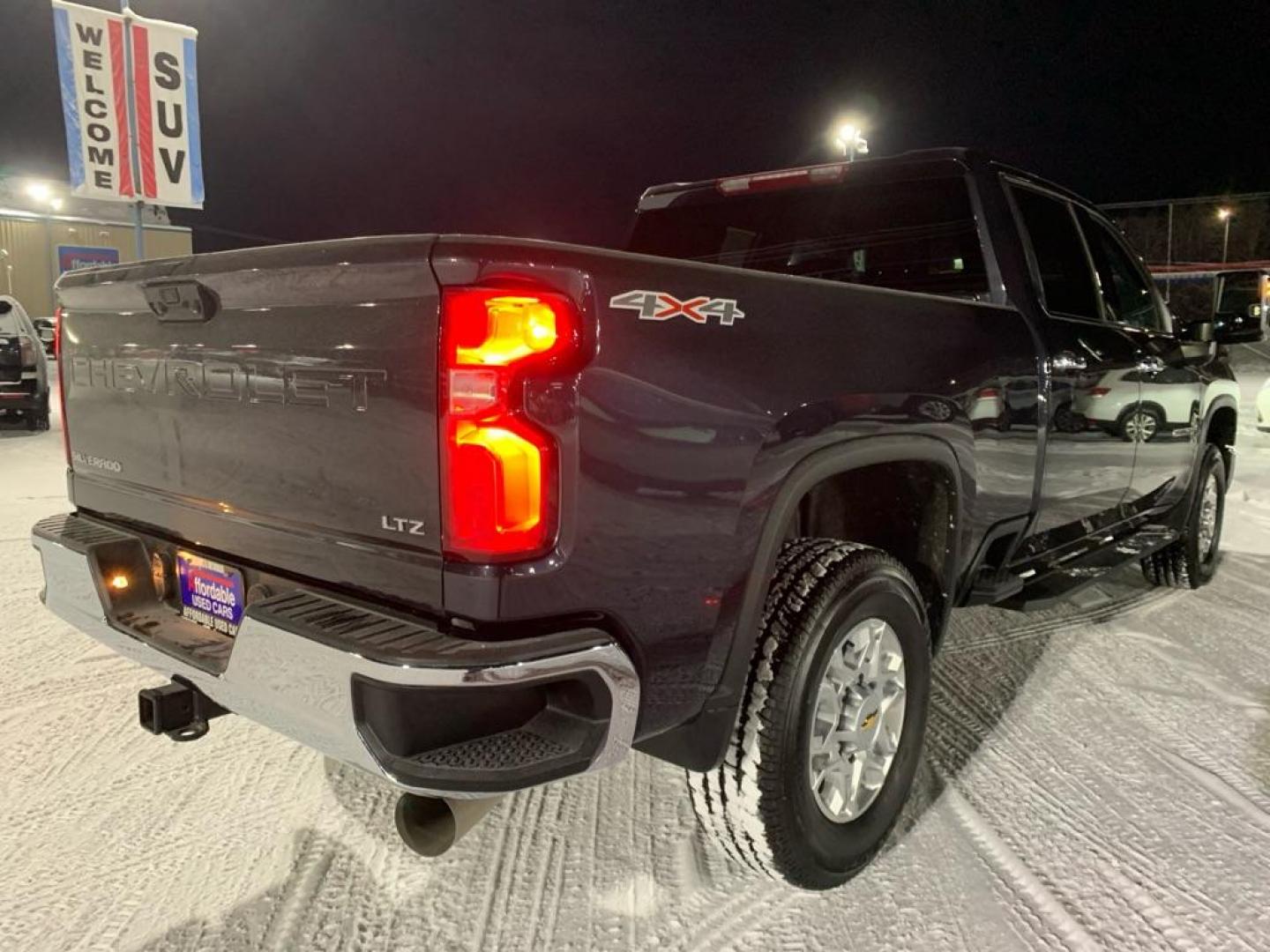 2024 BLUE CHEVROLET SILVERADO 2500 HEAVY DUTY LTZ (2GC1YPEY0R1) with an 6.6L engine, Automatic transmission, located at 2525 S. Cushman, Fairbanks, AK, 99701, (907) 452-5707, 64.824036, -147.712311 - Photo#3