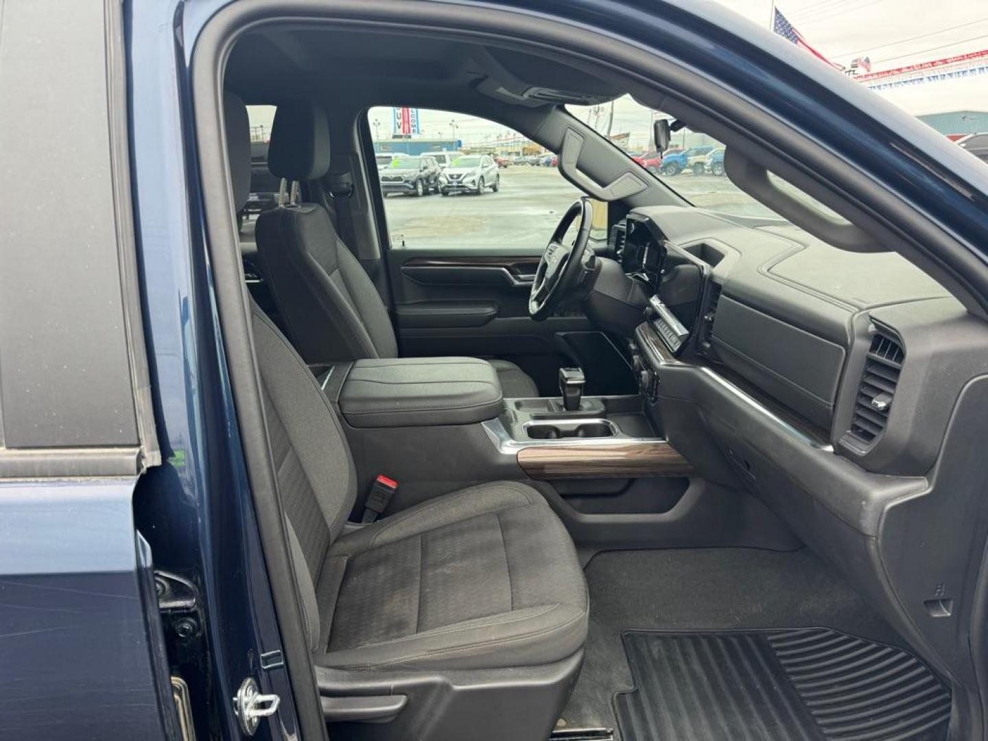 2023 BLUE CHEVROLET SILVERADO 1500 LT (3GCUDDE83PG) with an 3.0L engine, Automatic transmission, located at 2525 S. Cushman, Fairbanks, AK, 99701, (907) 452-5707, 64.824036, -147.712311 - Photo#10
