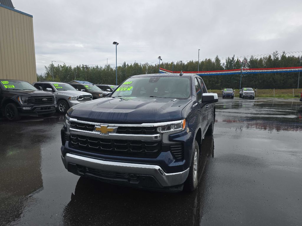 photo of 2023 CHEVROLET SILVERADO 1500 LT