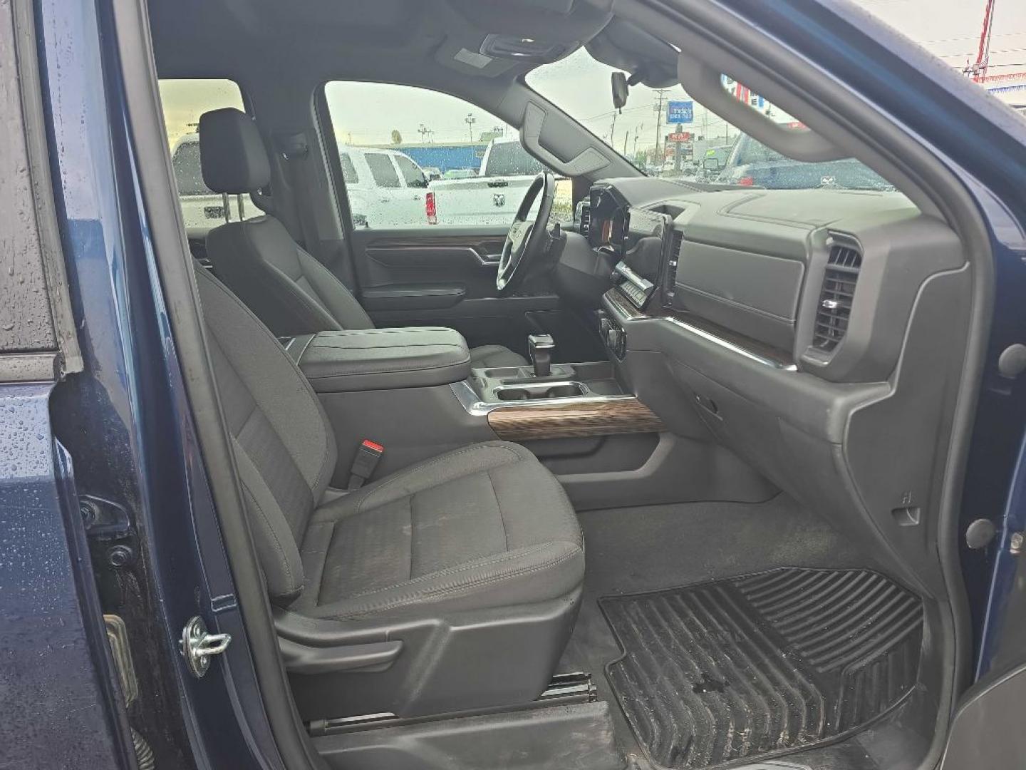2023 BLUE CHEVROLET SILVERADO 1500 LT (3GCUDDE83PG) with an 3.0L engine, Automatic transmission, located at 2525 S. Cushman, Fairbanks, AK, 99701, (907) 452-5707, 64.824036, -147.712311- Photo#3
