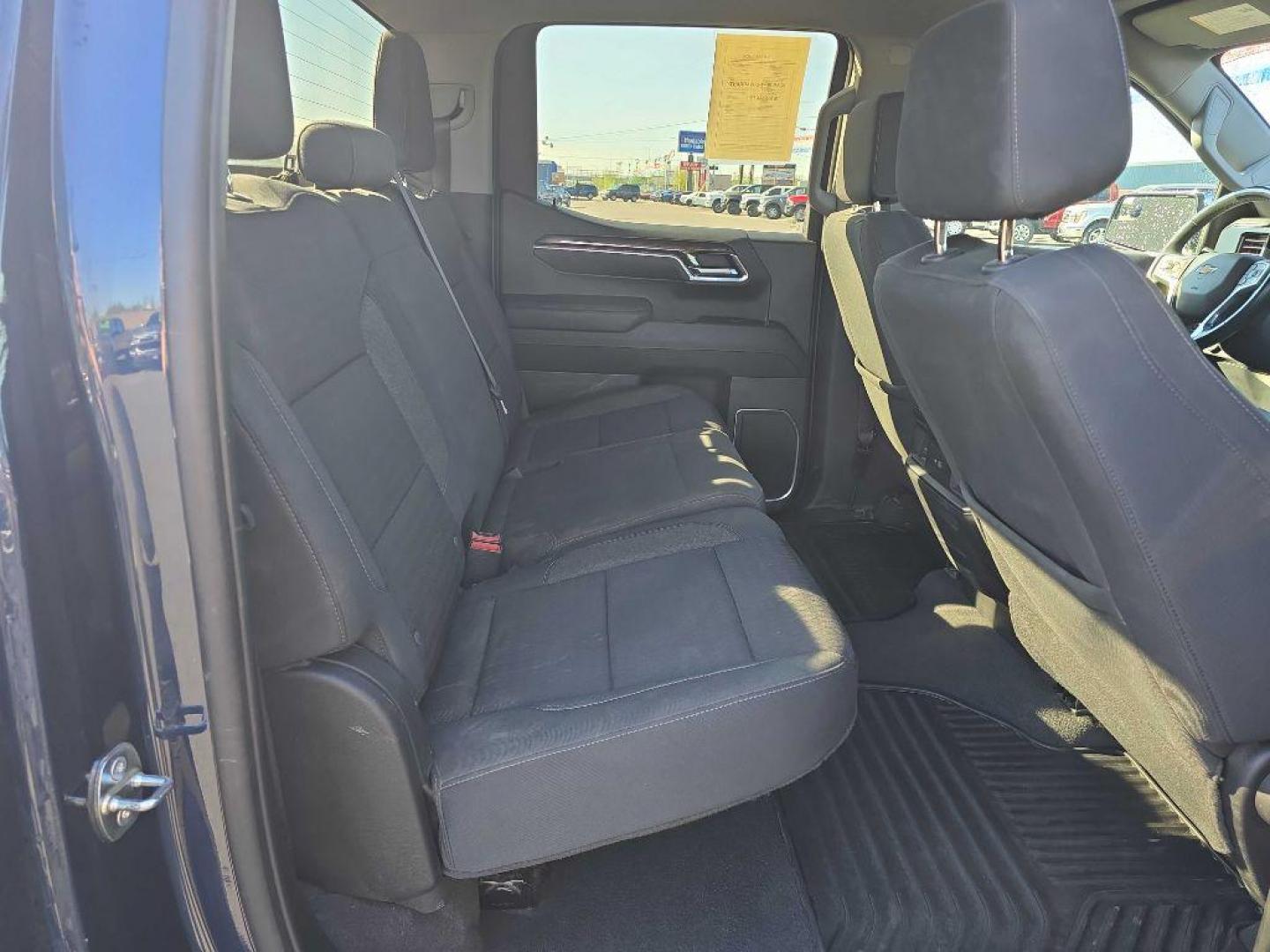 2023 BLUE CHEVROLET SILVERADO 1500 LT (3GCUDDE83PG) with an 3.0L engine, Automatic transmission, located at 2525 S. Cushman, Fairbanks, AK, 99701, (907) 452-5707, 64.824036, -147.712311 - Photo#4