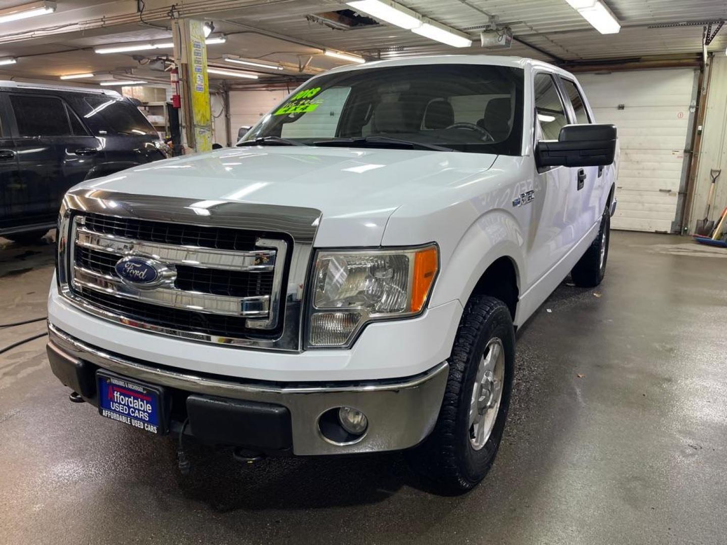 2013 WHITE FORD F150 SUPERCREW (1FTFW1EF4DF) with an 5.0L engine, Automatic transmission, located at 2525 S. Cushman, Fairbanks, AK, 99701, (907) 452-5707, 64.824036, -147.712311 - Photo#1