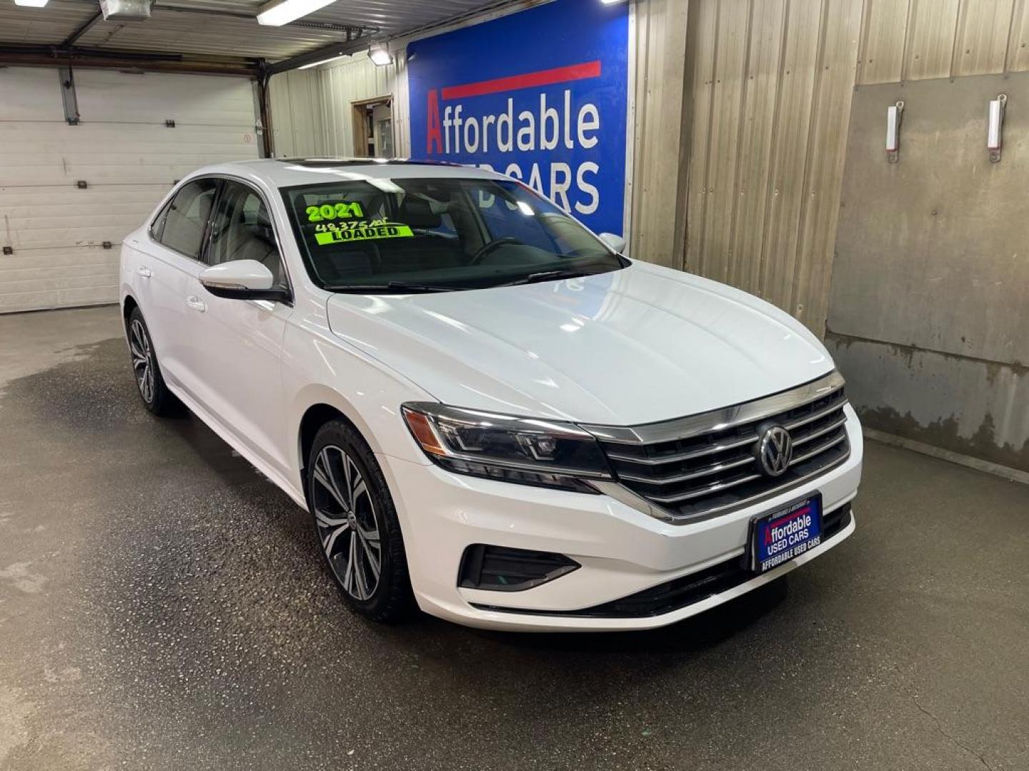 2021 WHITE VOLKSWAGEN PASSAT SE (1VWSA7A36MC) with an 2.0L engine, Automatic transmission, located at 2525 S. Cushman, Fairbanks, AK, 99701, (907) 452-5707, 64.824036, -147.712311 - Photo#0