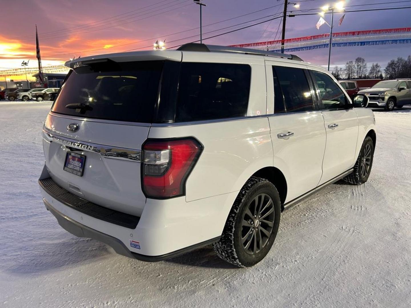 2020 WHITE FORD EXPEDITION LIMITED (1FMJU2ATXLE) with an 3.5L engine, Automatic transmission, located at 2525 S. Cushman, Fairbanks, AK, 99701, (907) 452-5707, 64.824036, -147.712311 - Photo#2