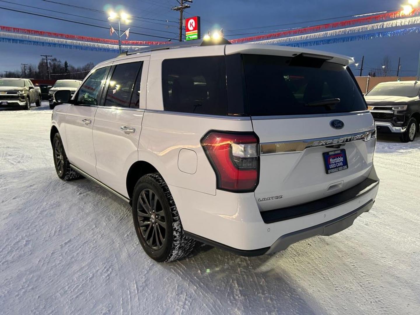 2020 WHITE FORD EXPEDITION LIMITED (1FMJU2ATXLE) with an 3.5L engine, Automatic transmission, located at 2525 S. Cushman, Fairbanks, AK, 99701, (907) 452-5707, 64.824036, -147.712311 - Photo#3