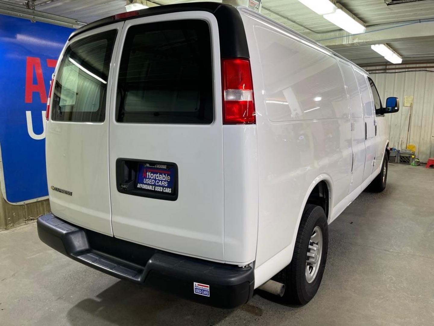 2020 WHITE CHEVROLET EXPRESS G2500 (1GCWGBFP8L1) with an 4.3L engine, Automatic transmission, located at 2525 S. Cushman, Fairbanks, AK, 99701, (907) 452-5707, 64.824036, -147.712311 - Photo#2