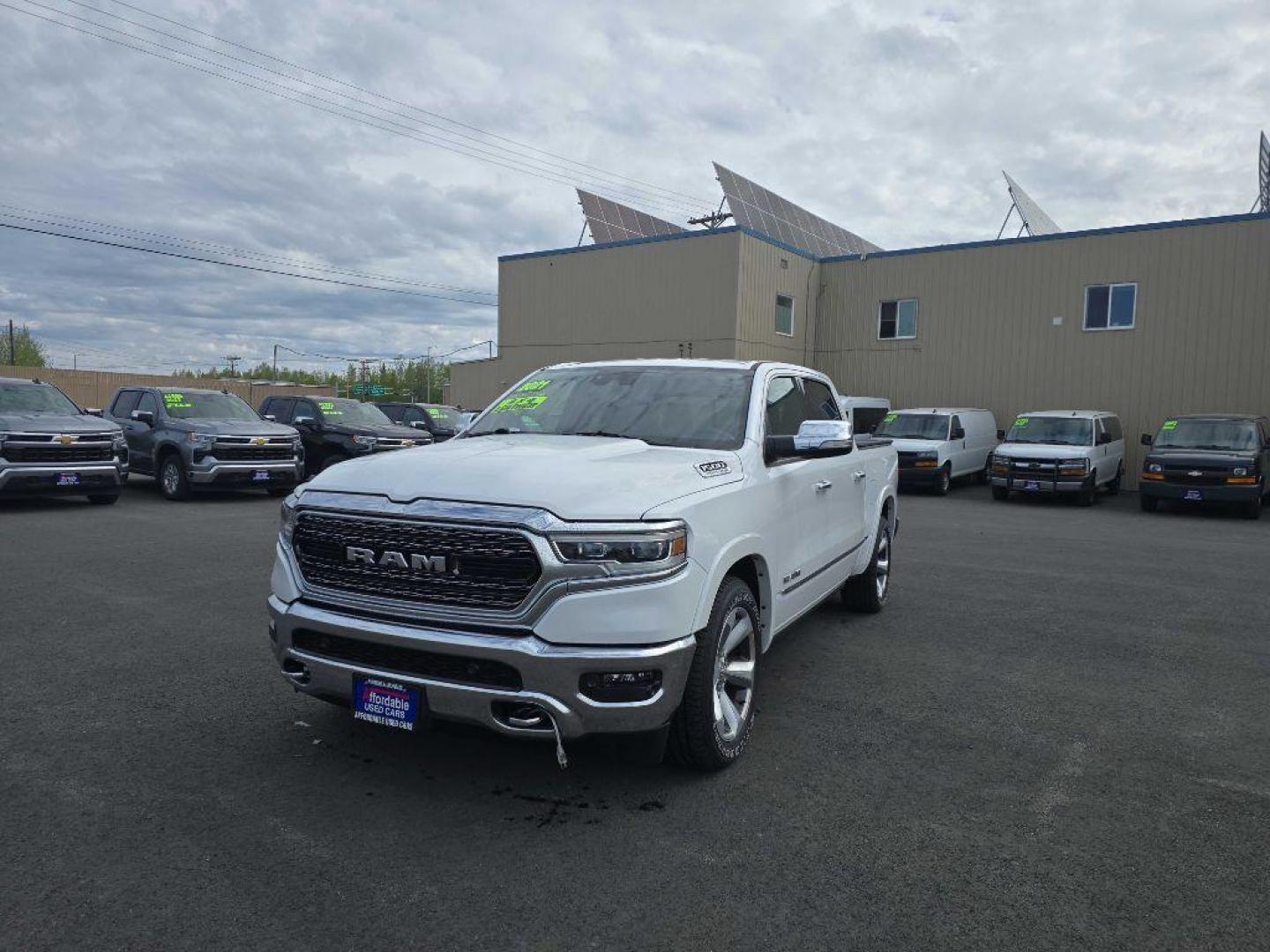 2021 WHITE RAM 1500 LIMITED (1C6SRFHTXMN) with an 5.7L engine, Automatic transmission, located at 2525 S. Cushman, Fairbanks, AK, 99701, (907) 452-5707, 64.824036, -147.712311 - Photo#1