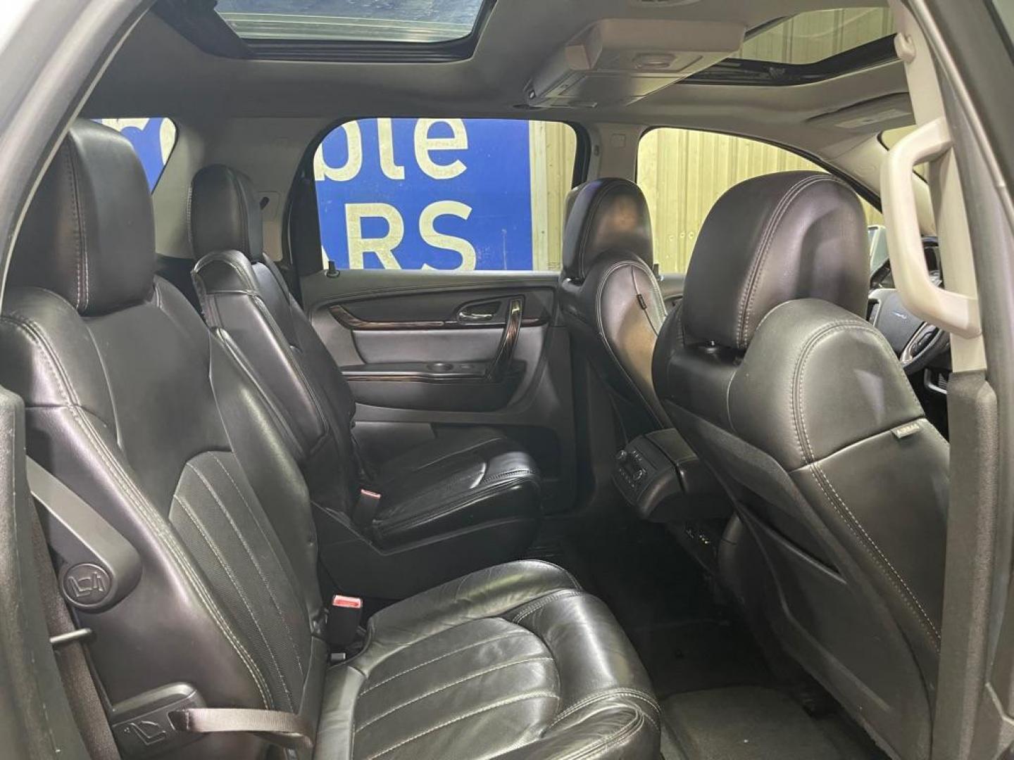 2014 WHITE GMC ACADIA DENALI (1GKKVTKD8EJ) with an 3.6L engine, Automatic transmission, located at 2525 S. Cushman, Fairbanks, AK, 99701, (907) 452-5707, 64.824036, -147.712311 - Photo#4