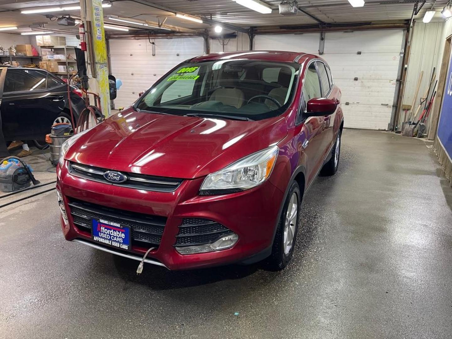 2015 RED FORD ESCAPE SE (1FMCU0G72FU) with an 2.5L engine, Automatic transmission, located at 2525 S. Cushman, Fairbanks, AK, 99701, (907) 452-5707, 64.824036, -147.712311 - Photo#1