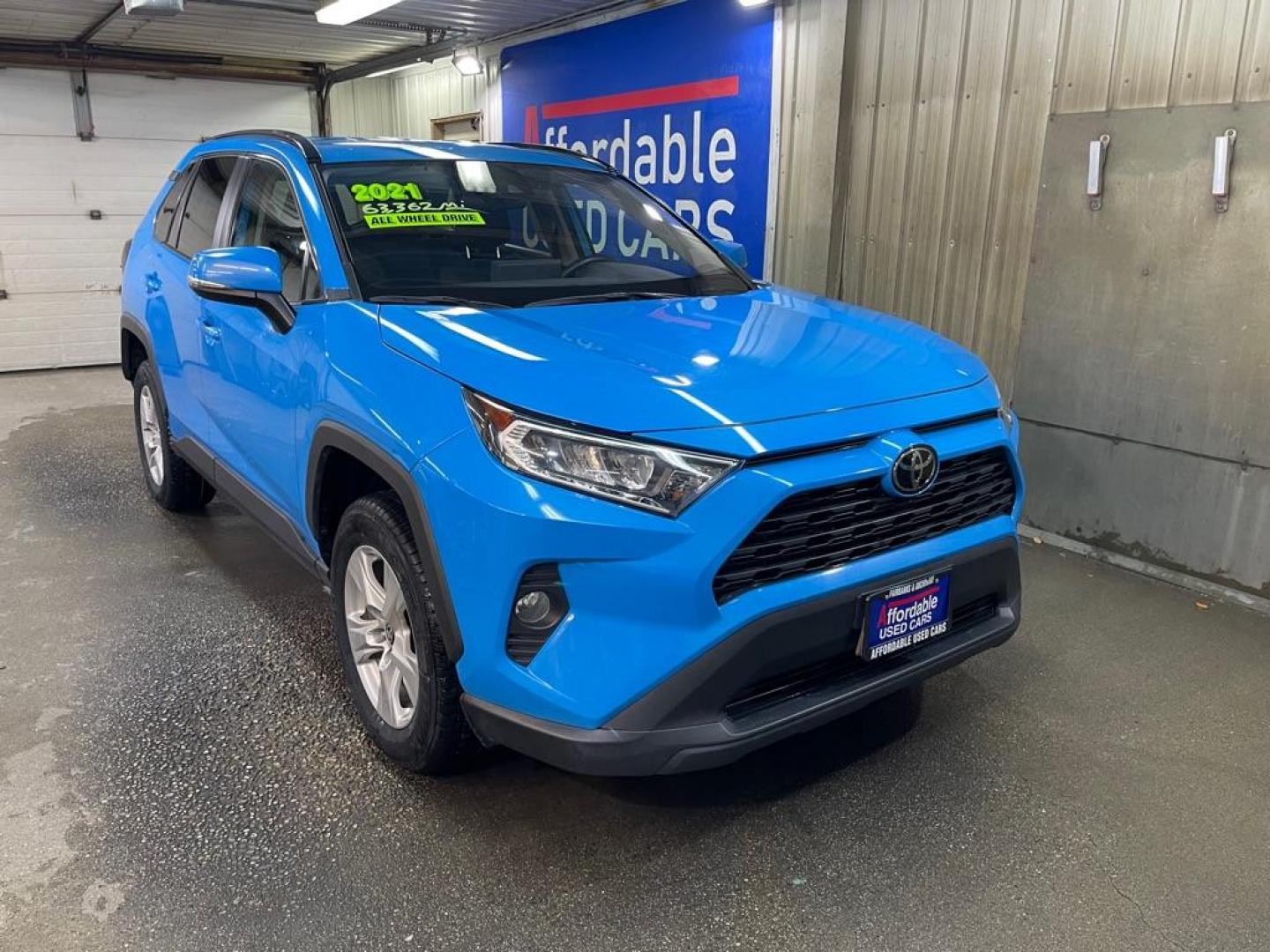 2021 BLUE TOYOTA RAV4 XLE (2T3P1RFV2MW) with an 2.5L engine, Automatic transmission, located at 2525 S. Cushman, Fairbanks, AK, 99701, (907) 452-5707, 64.824036, -147.712311 - Photo#0