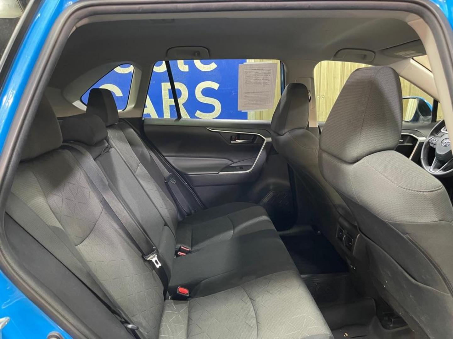 2021 BLUE TOYOTA RAV4 XLE (2T3P1RFV2MW) with an 2.5L engine, Automatic transmission, located at 2525 S. Cushman, Fairbanks, AK, 99701, (907) 452-5707, 64.824036, -147.712311 - Photo#4